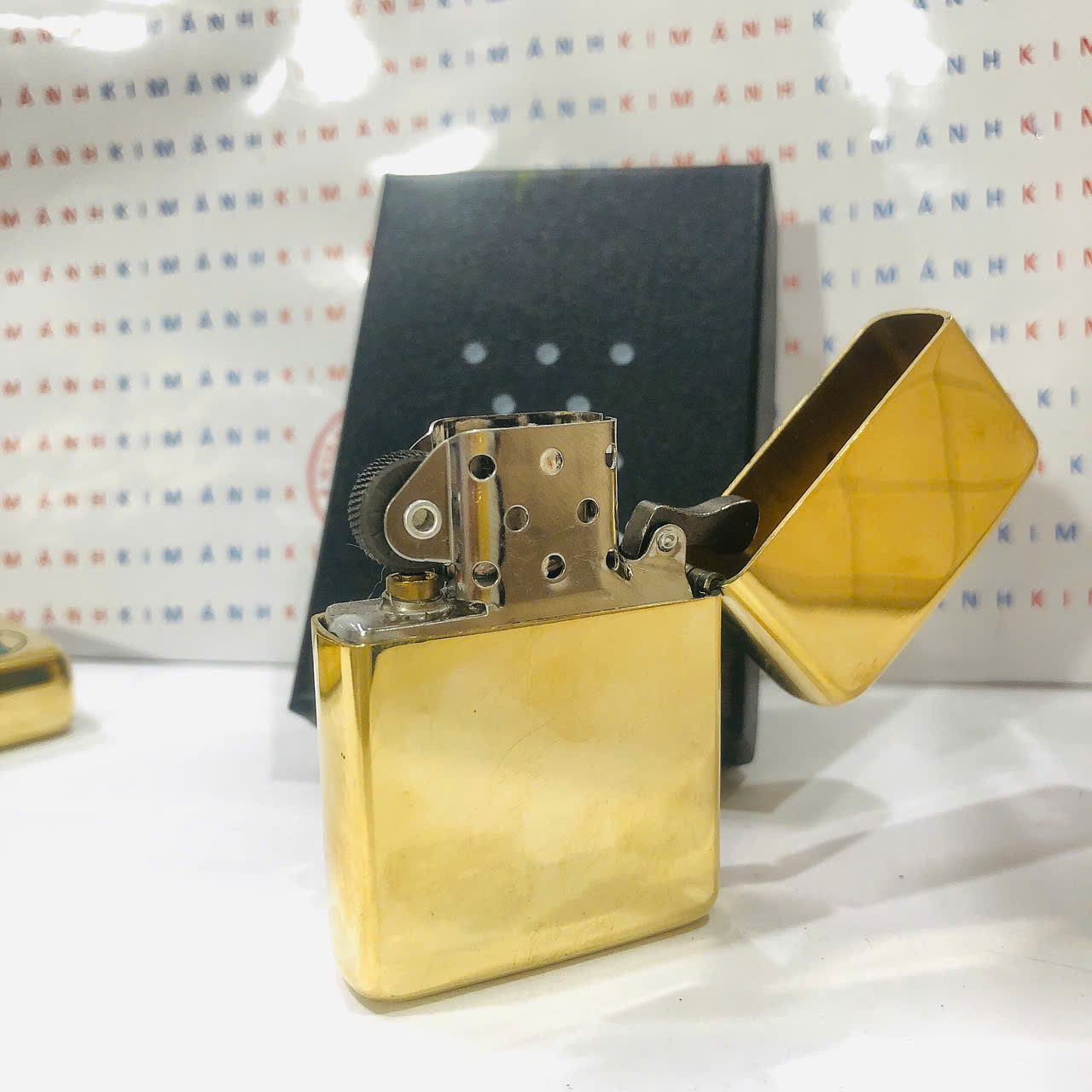 Bật lửa Zippo Chu Niên 32-85, khắc ăn mòn cẩn xà cừ 2 mặt trái banh Bida, hàng loại 1 vỏ đồng có tem đỏ