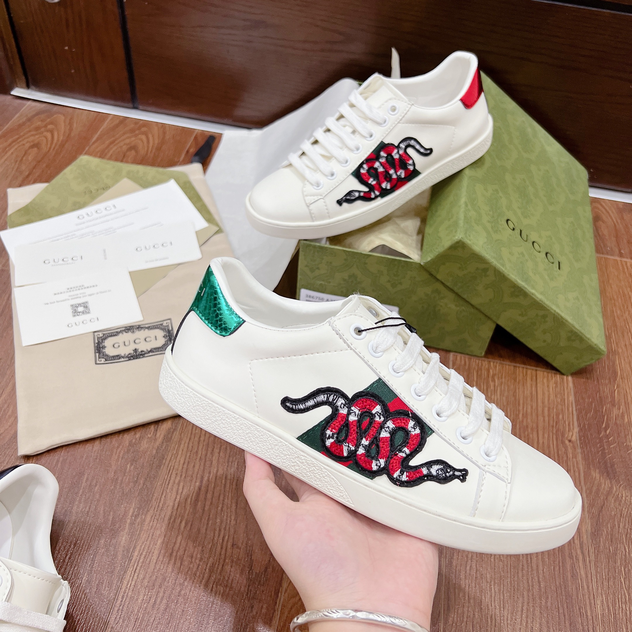 GUCCI RẮN THÊU sale
