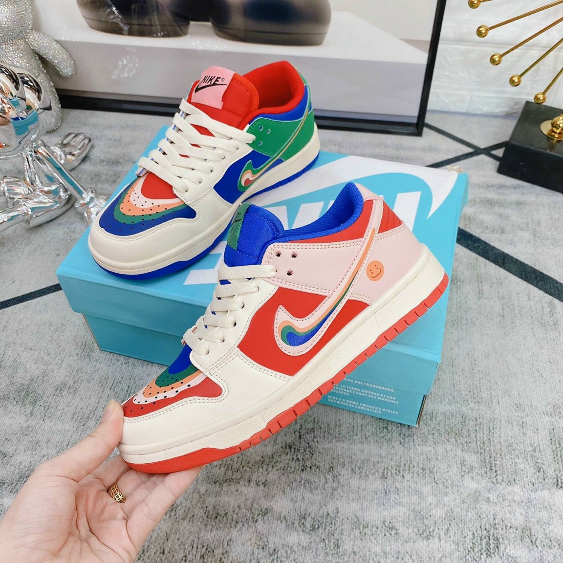 NIKE CẦU VỒNG 7 MÀU THẤP