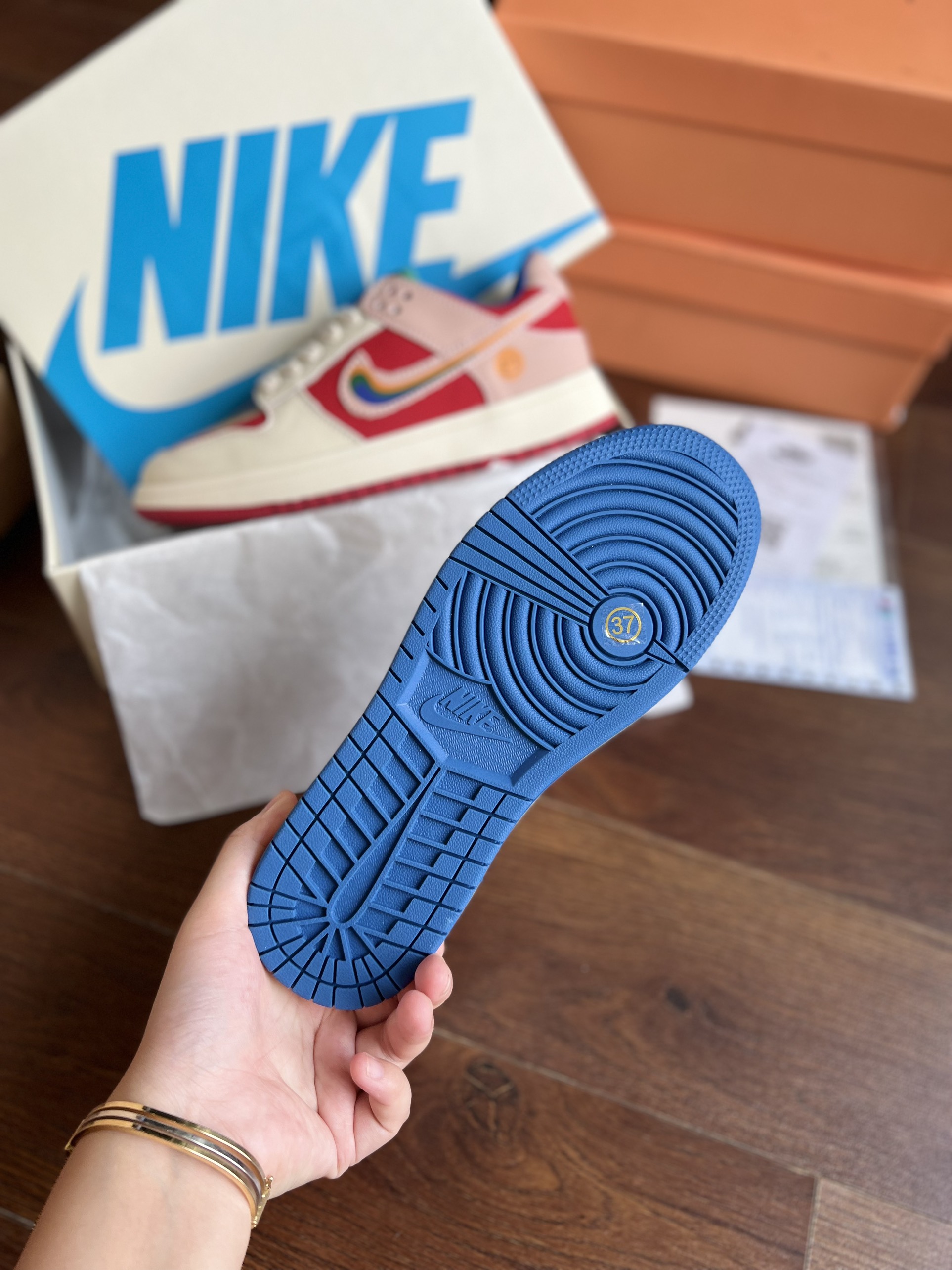 NIKE CẦU VỒNG 7 MÀU THẤP