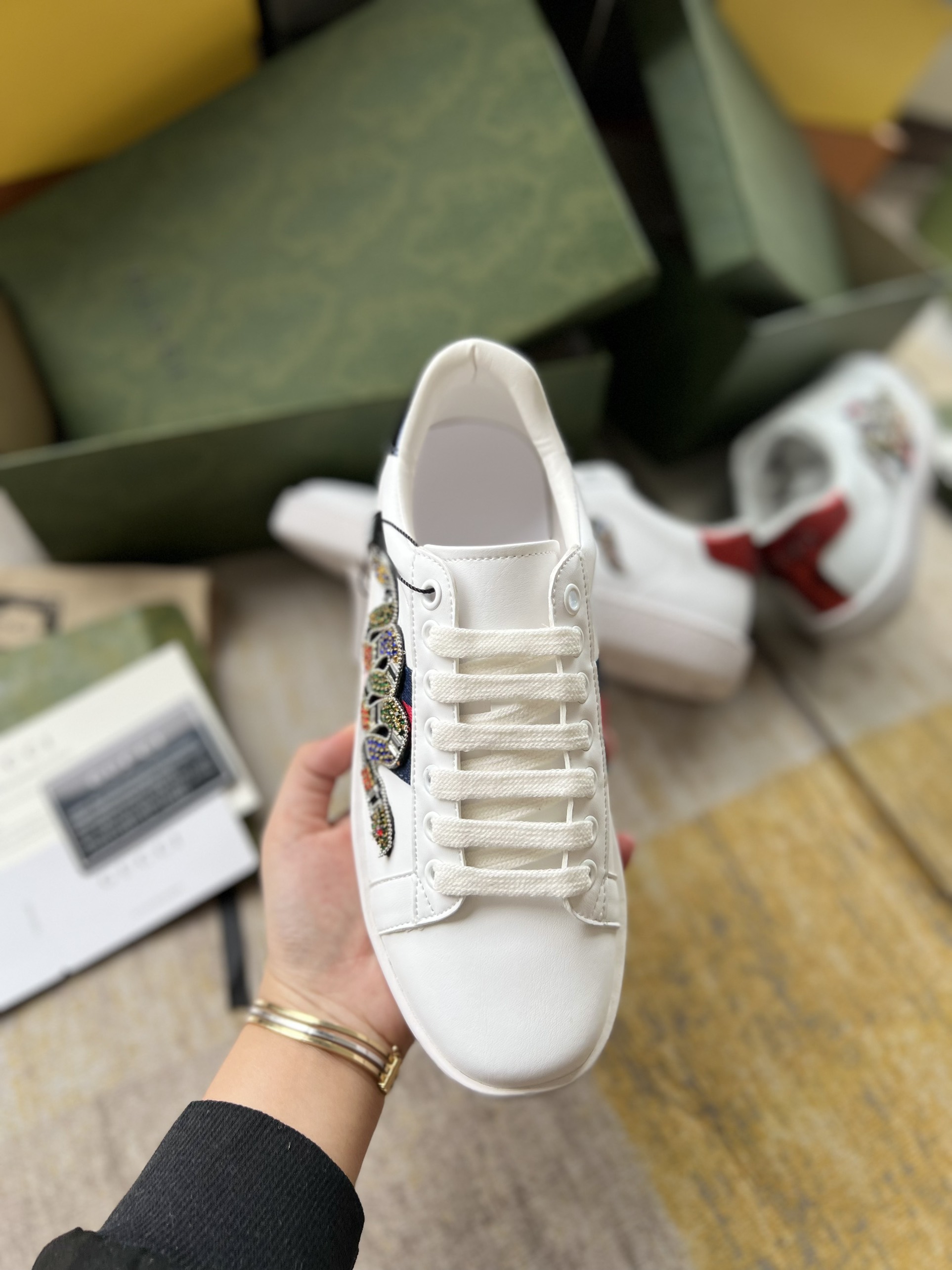 GUCCI RẮN ĐÁ sale