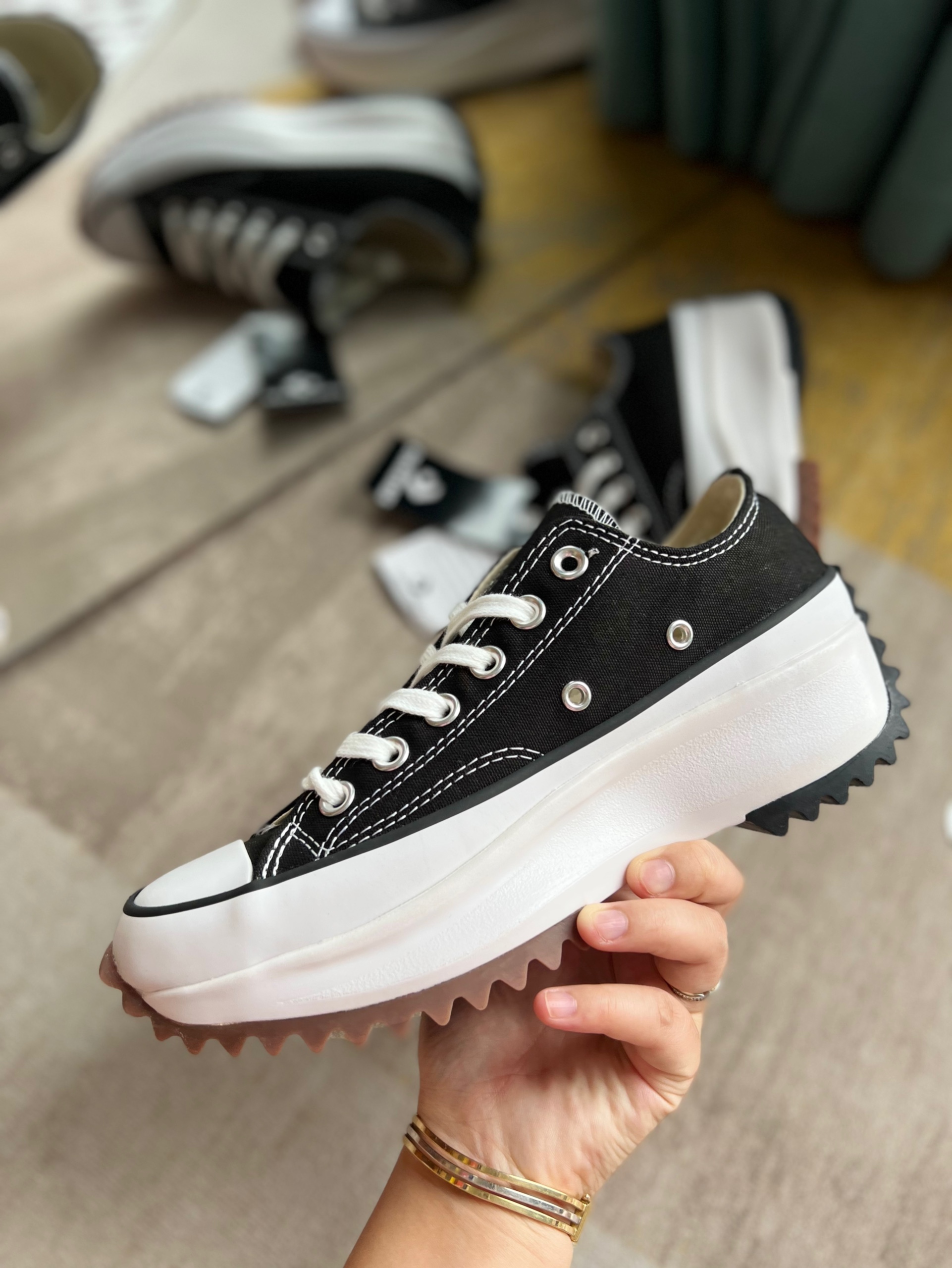 CV RUN ĐEN THẤP sale