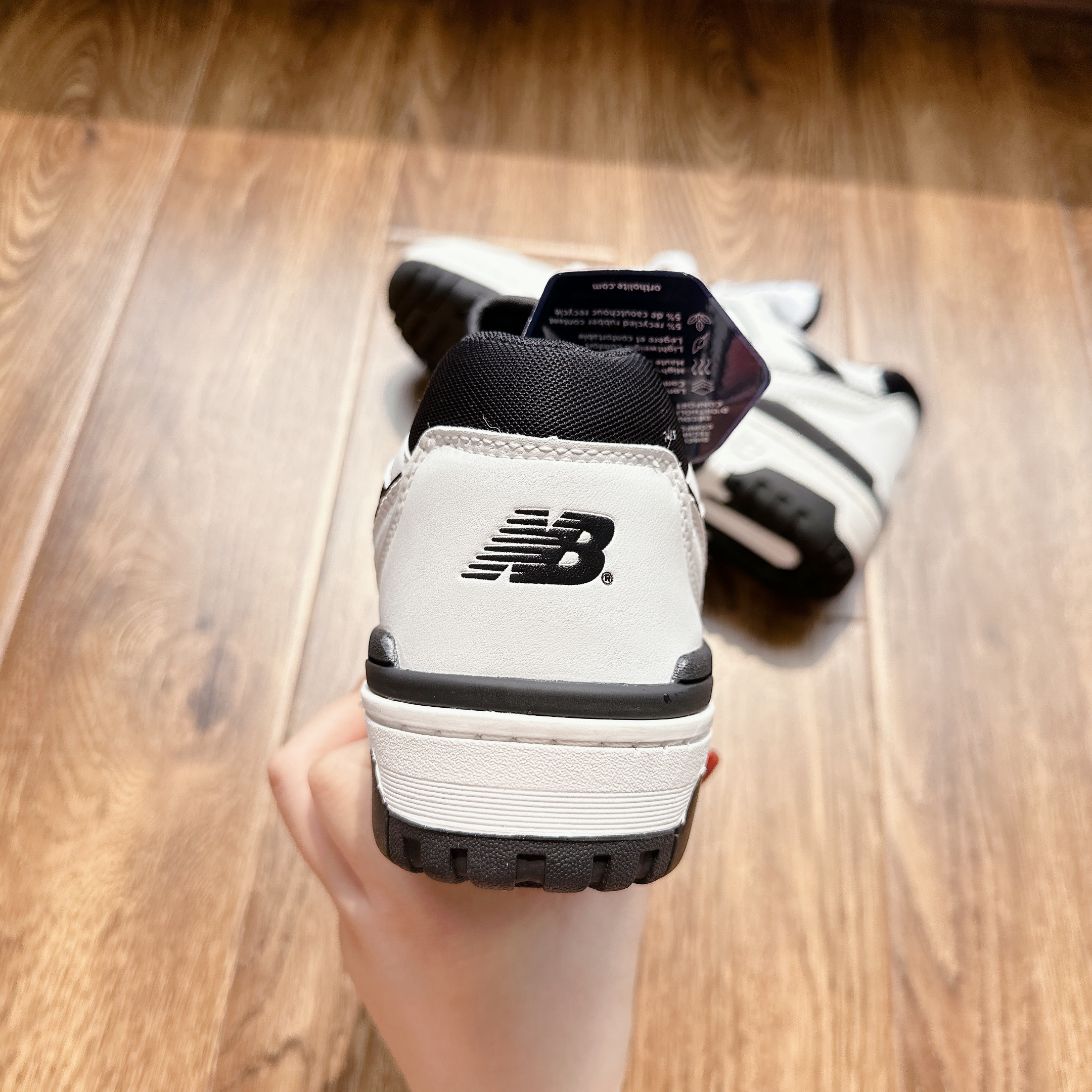 nb550 viền đen