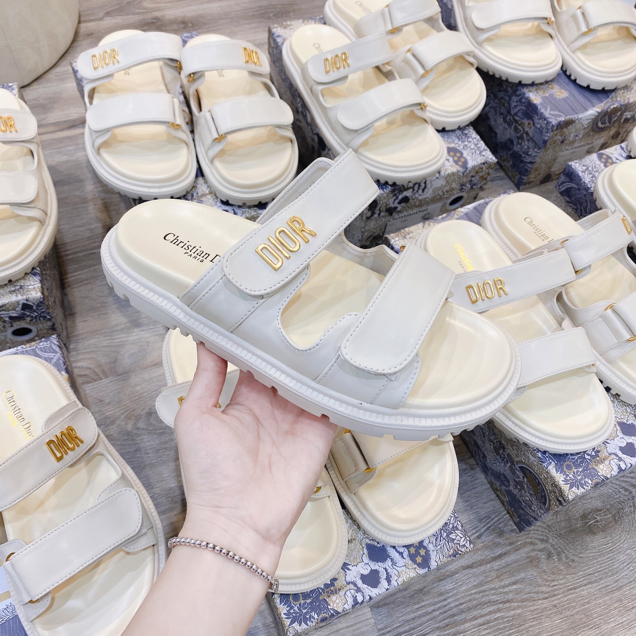 dép dior trắng
