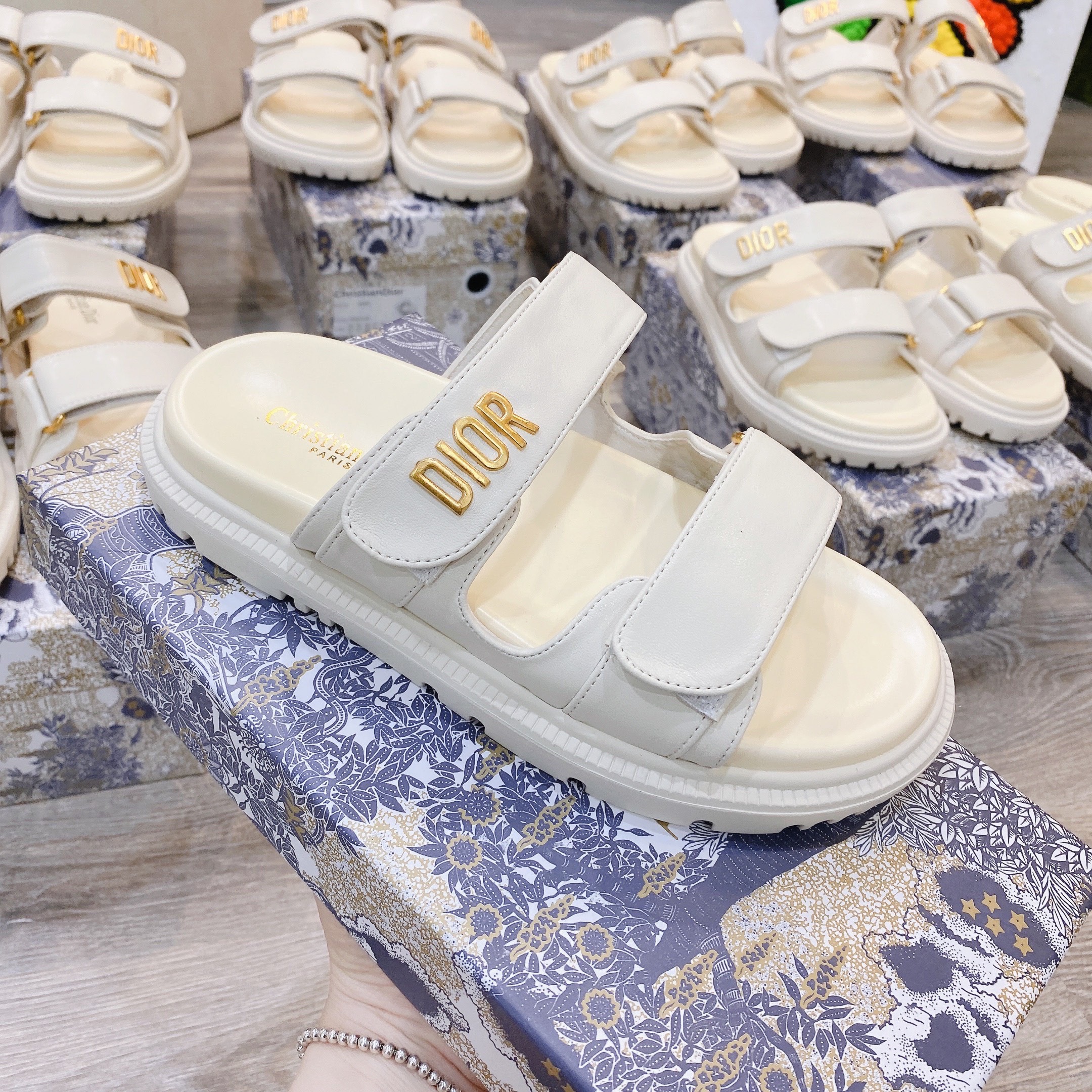dép dior trắng