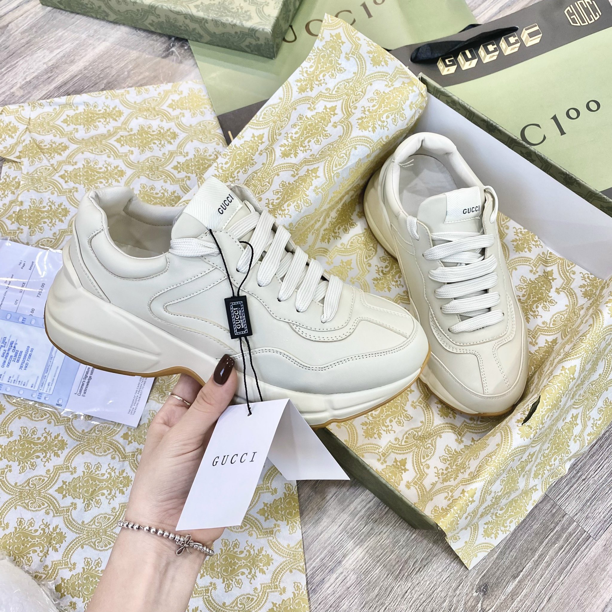 GUCCI TRƠN BÉO