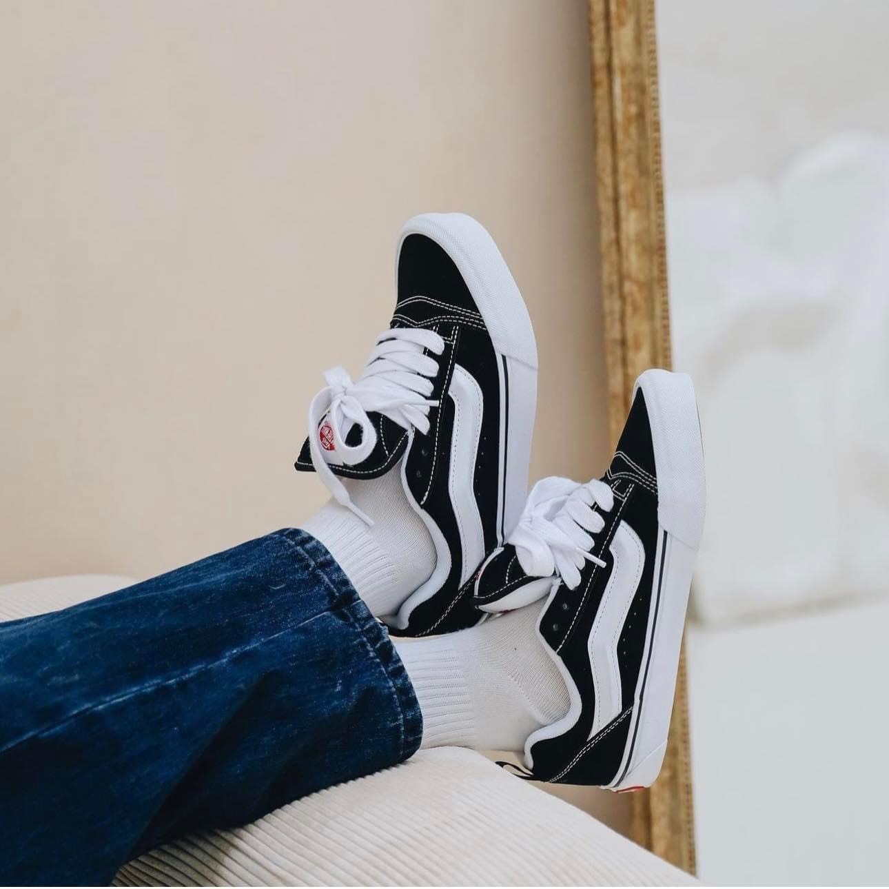 vans knu skool đen