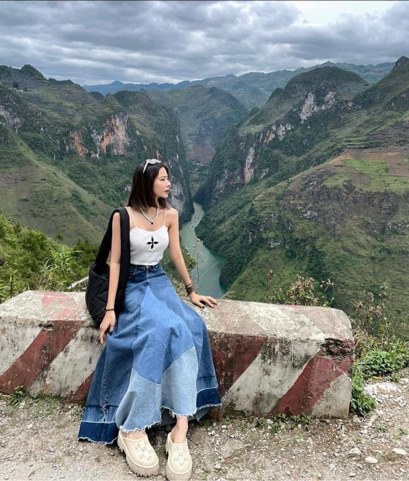 sục gucci trắng kem