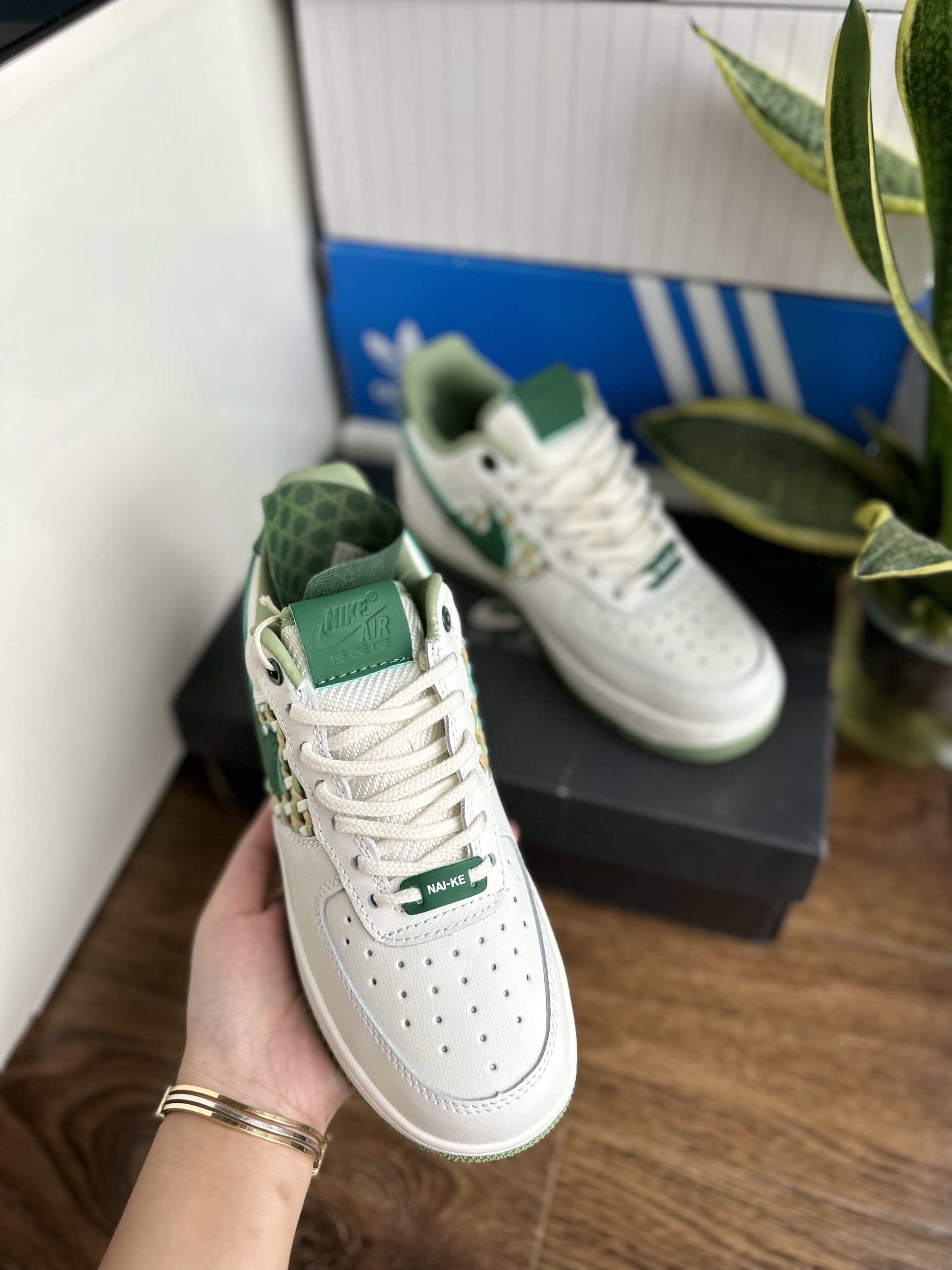 AF1 nai-ke xanh lá