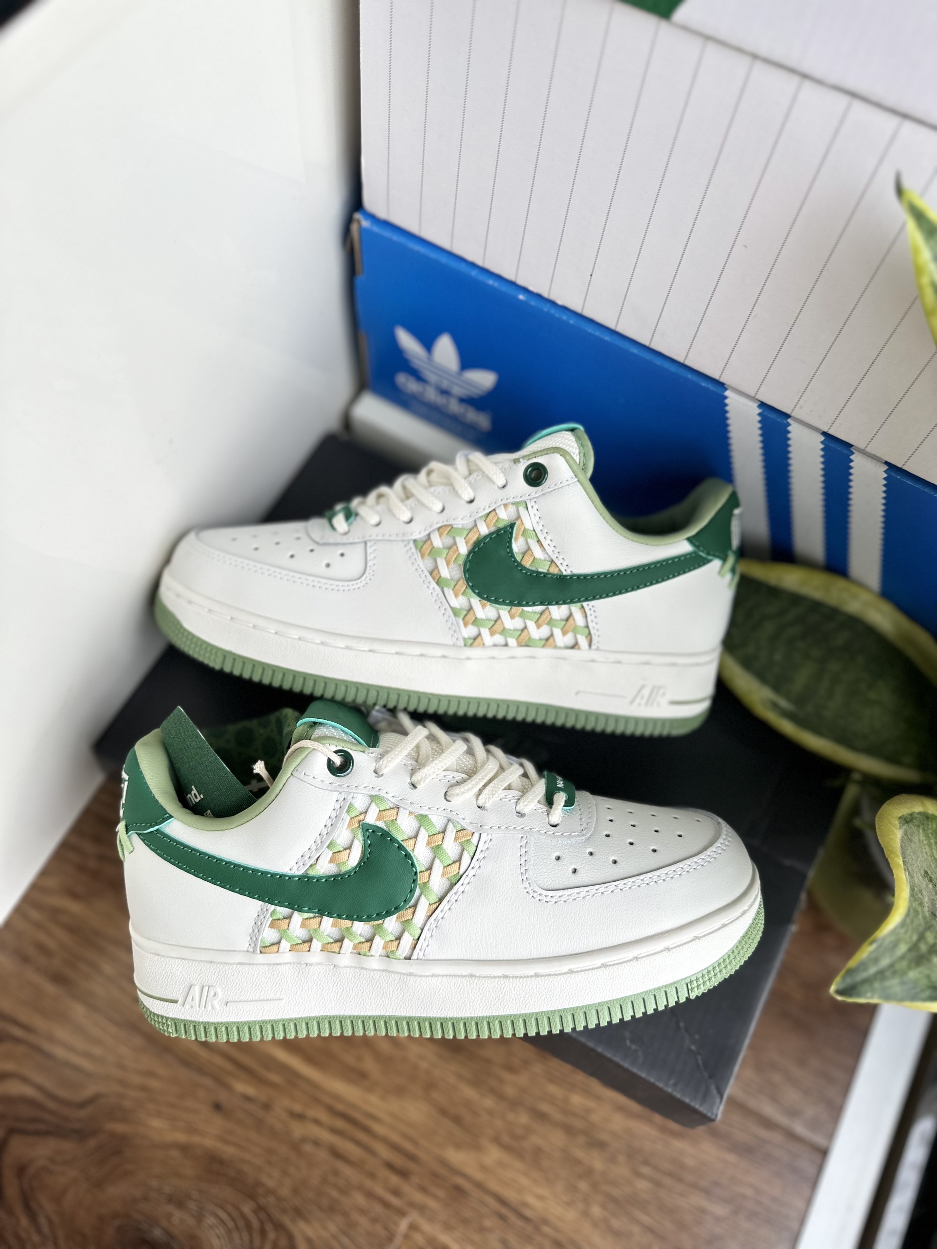 AF1 nai-ke xanh lá