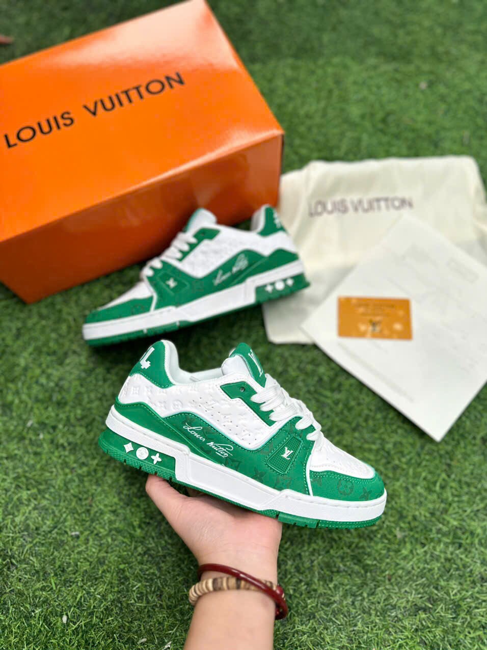 LV54 xanh lá
