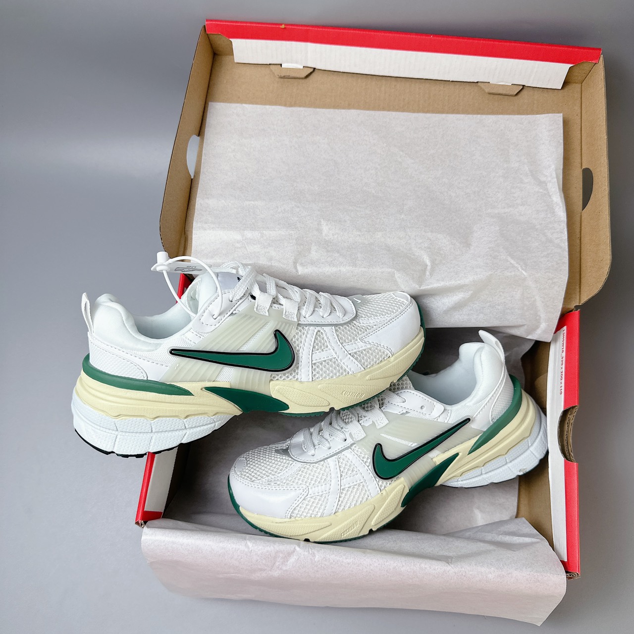 NIKE V2K XANH LÁ