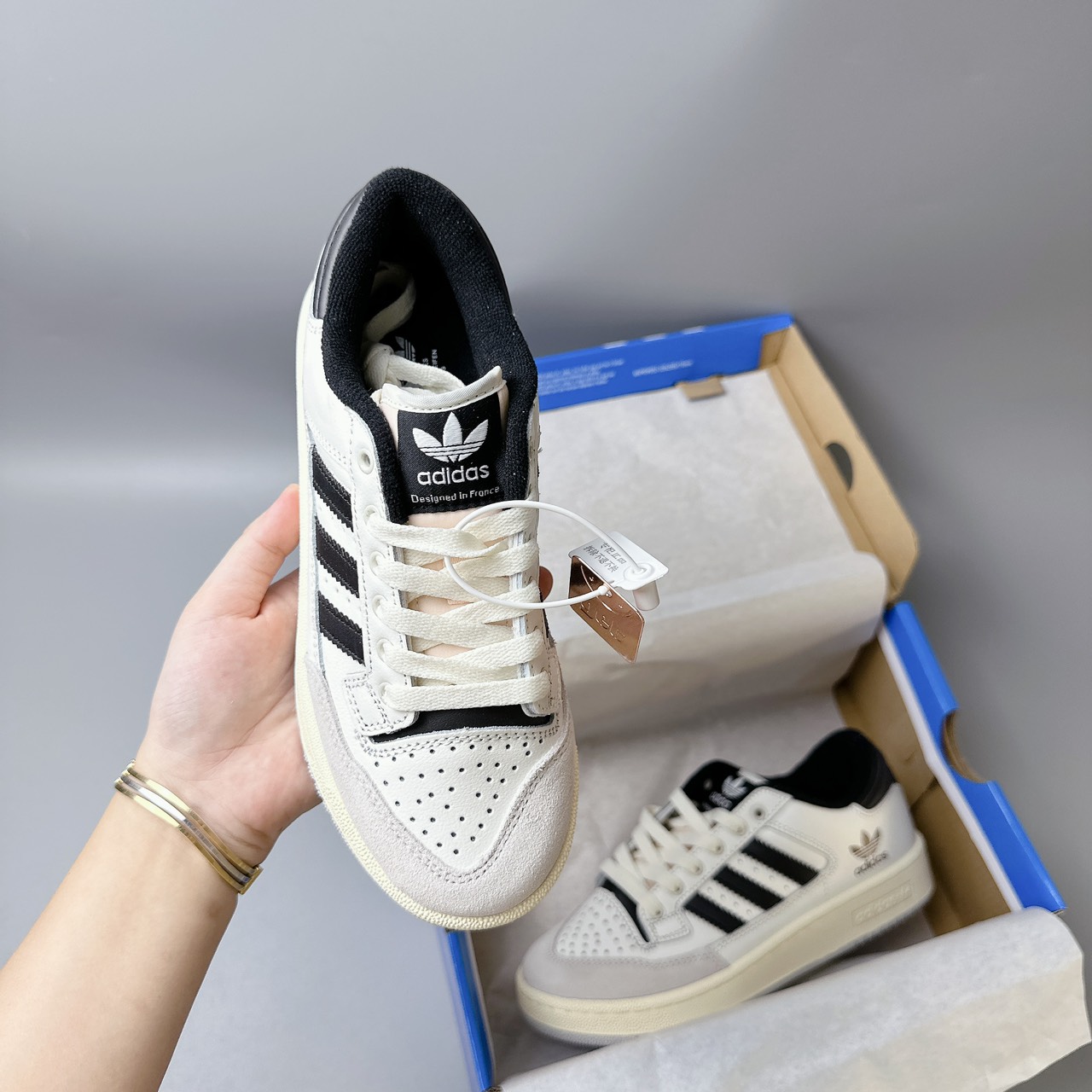add forum trắng đen SALE