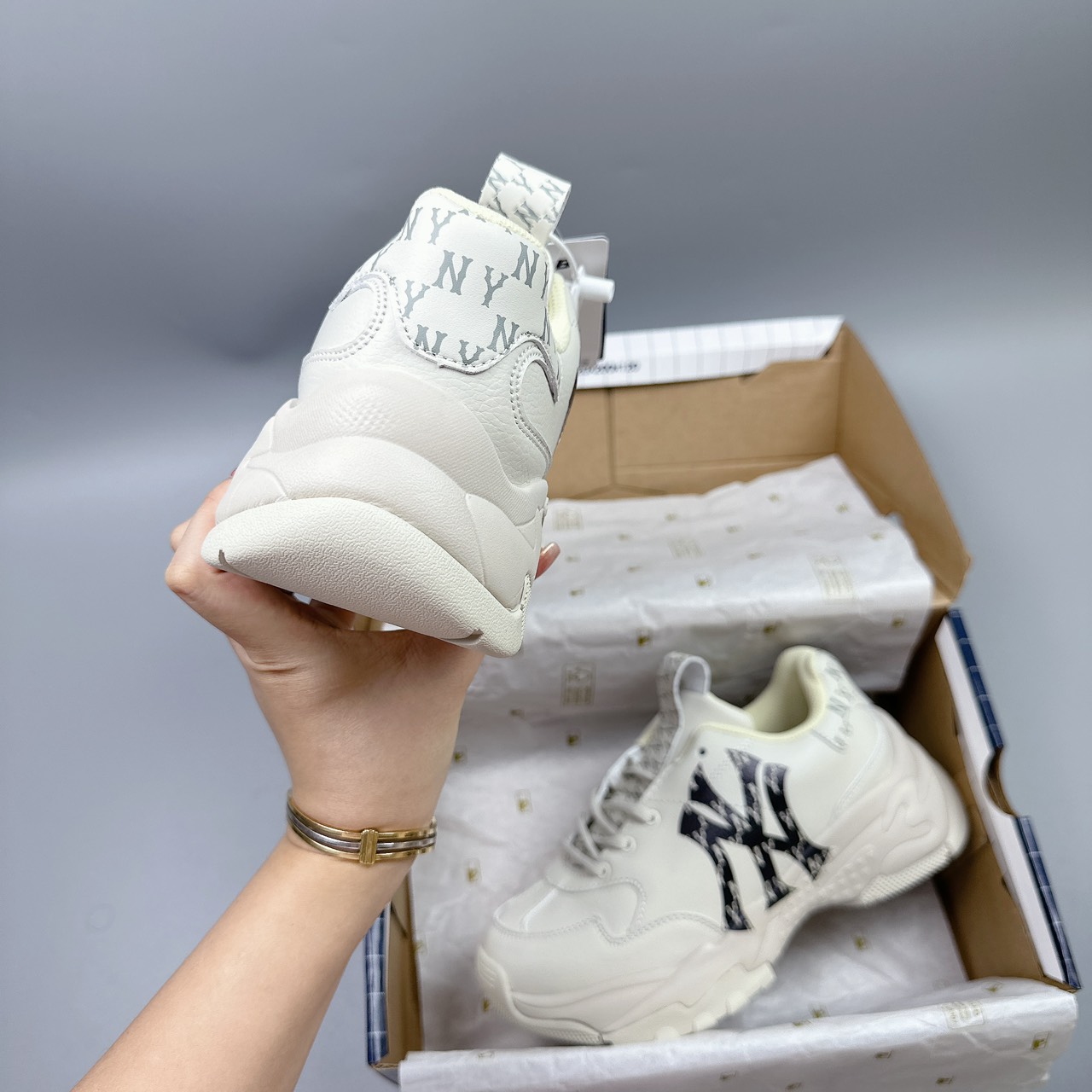 mlb NY chữ đen bản mới
