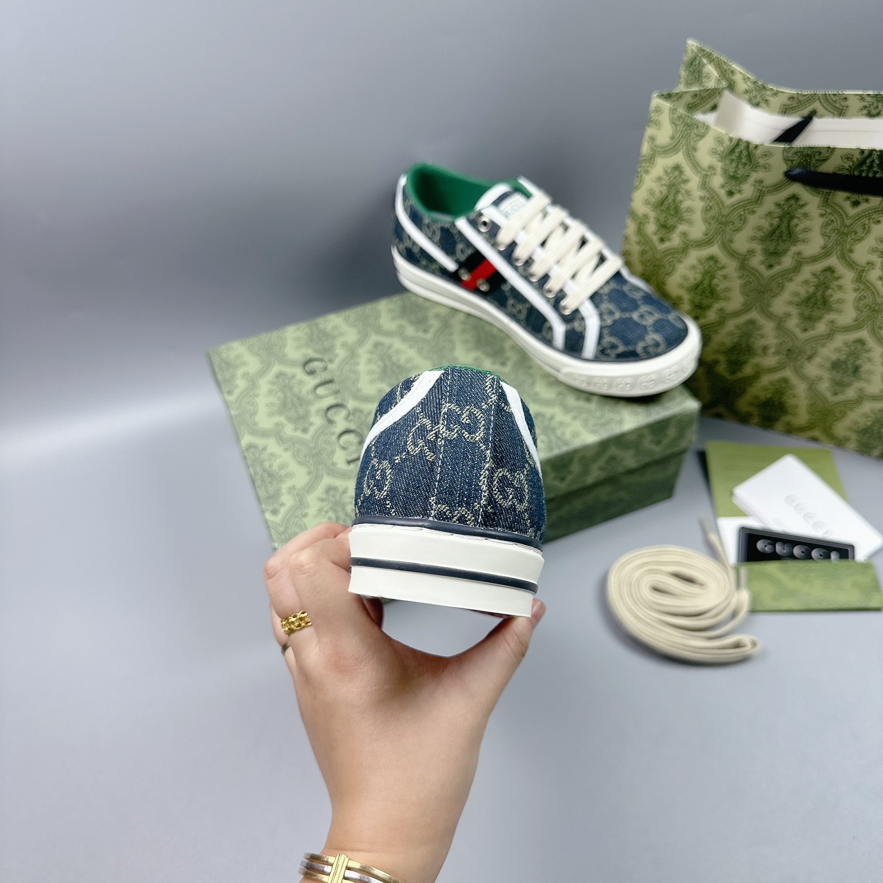 GUCCI 1977 XTHAN SALE