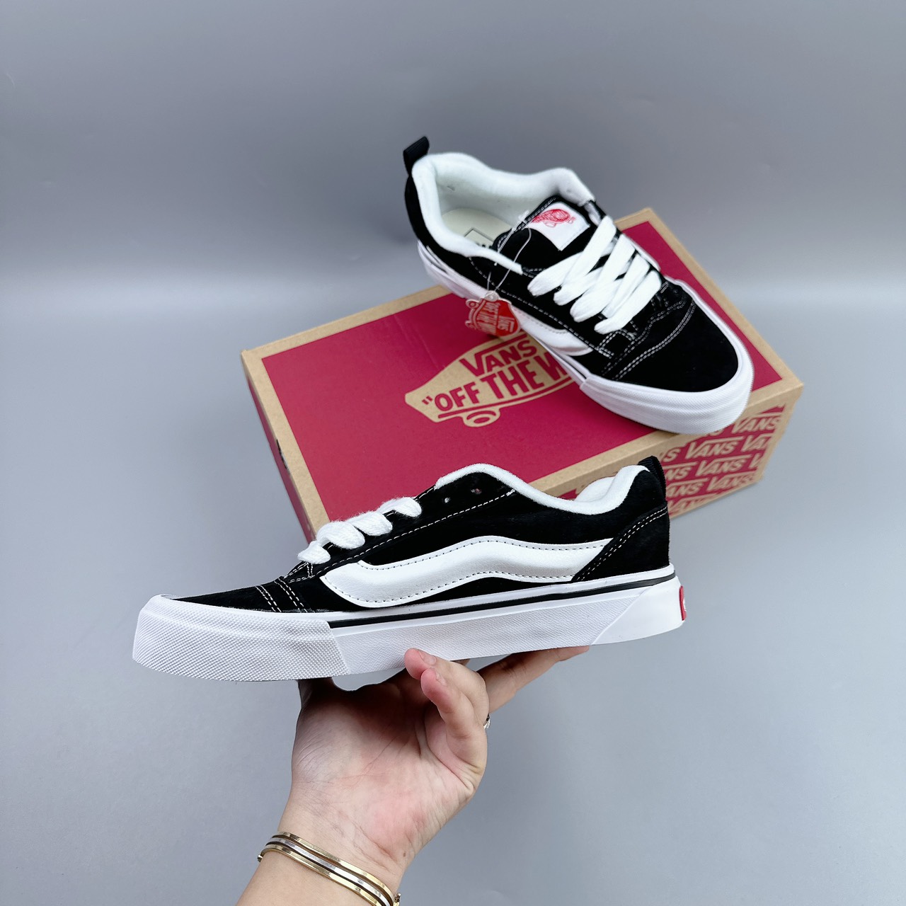 vans knu skool đen
