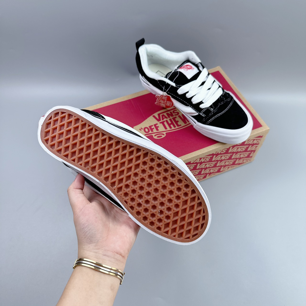 vans knu skool đen