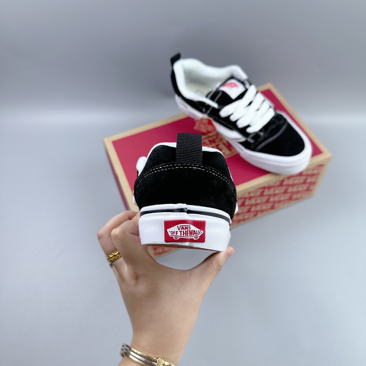 vans knu skool đen
