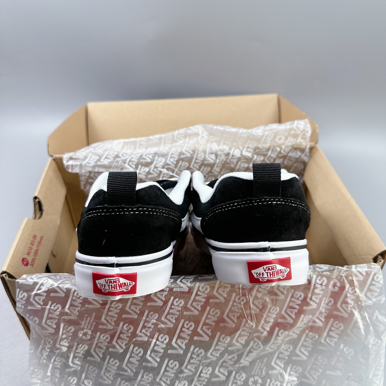 vans knu skool đen