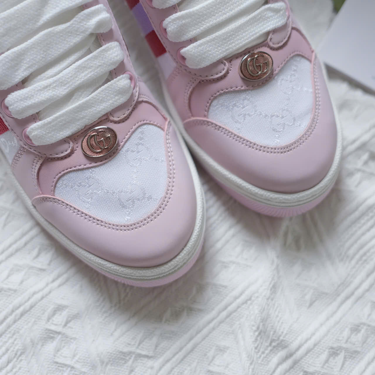 gucci screener hồng