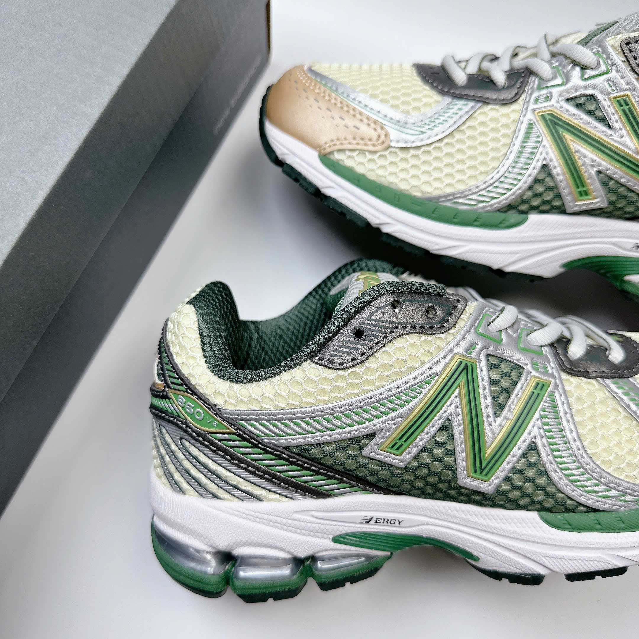 nb860 xanh vàng SALE