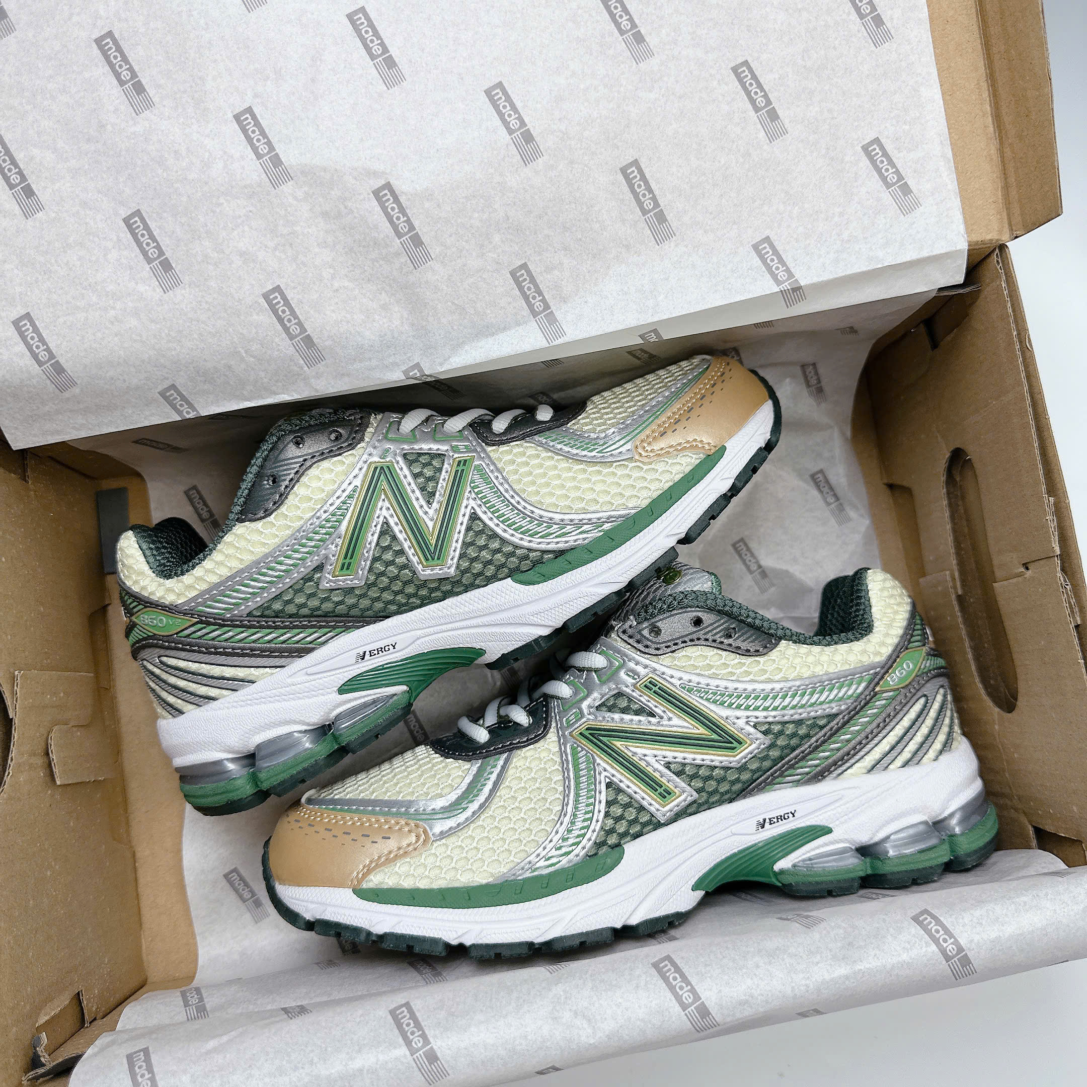 nb860 xanh vàng SALE