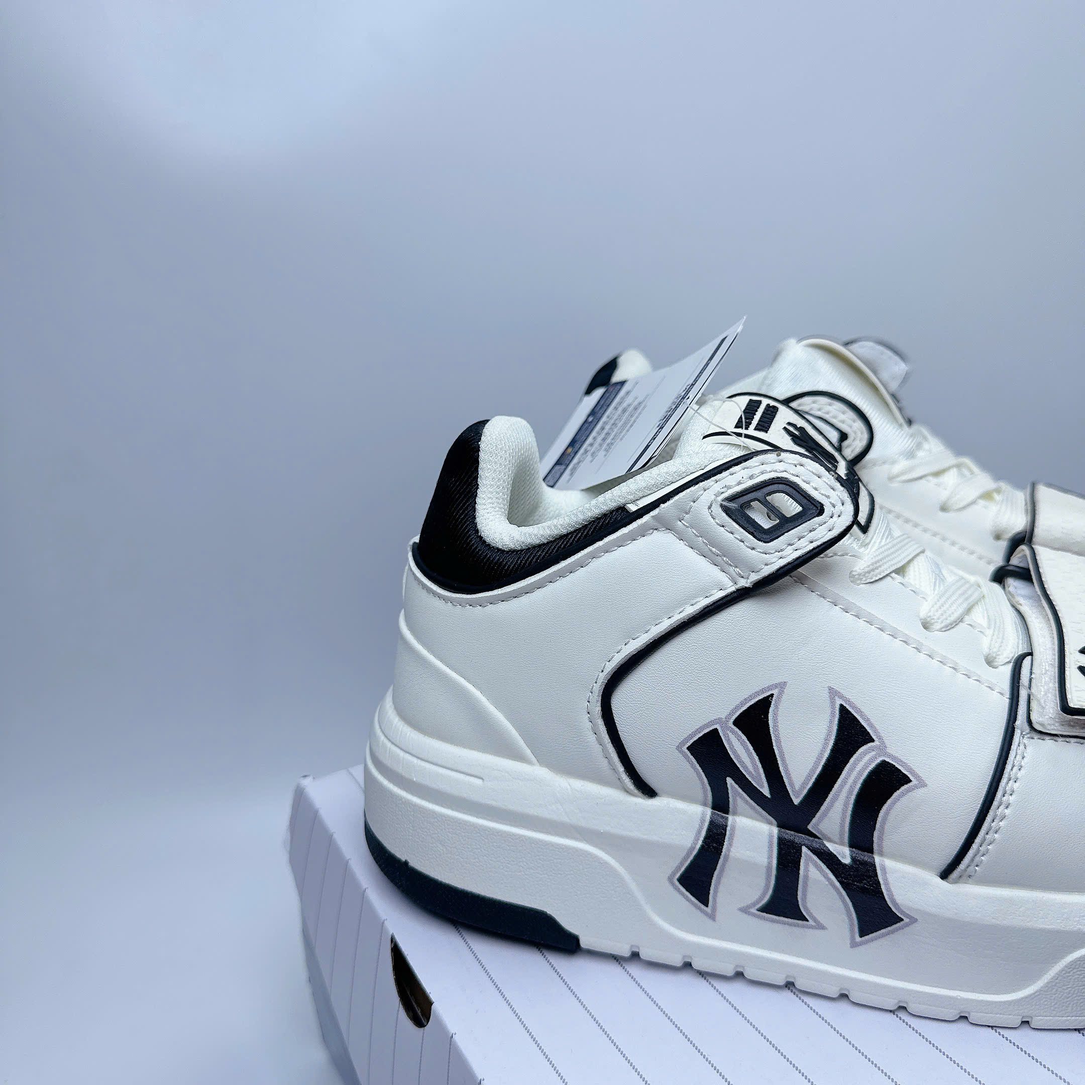 mlb liner quai dán trắng