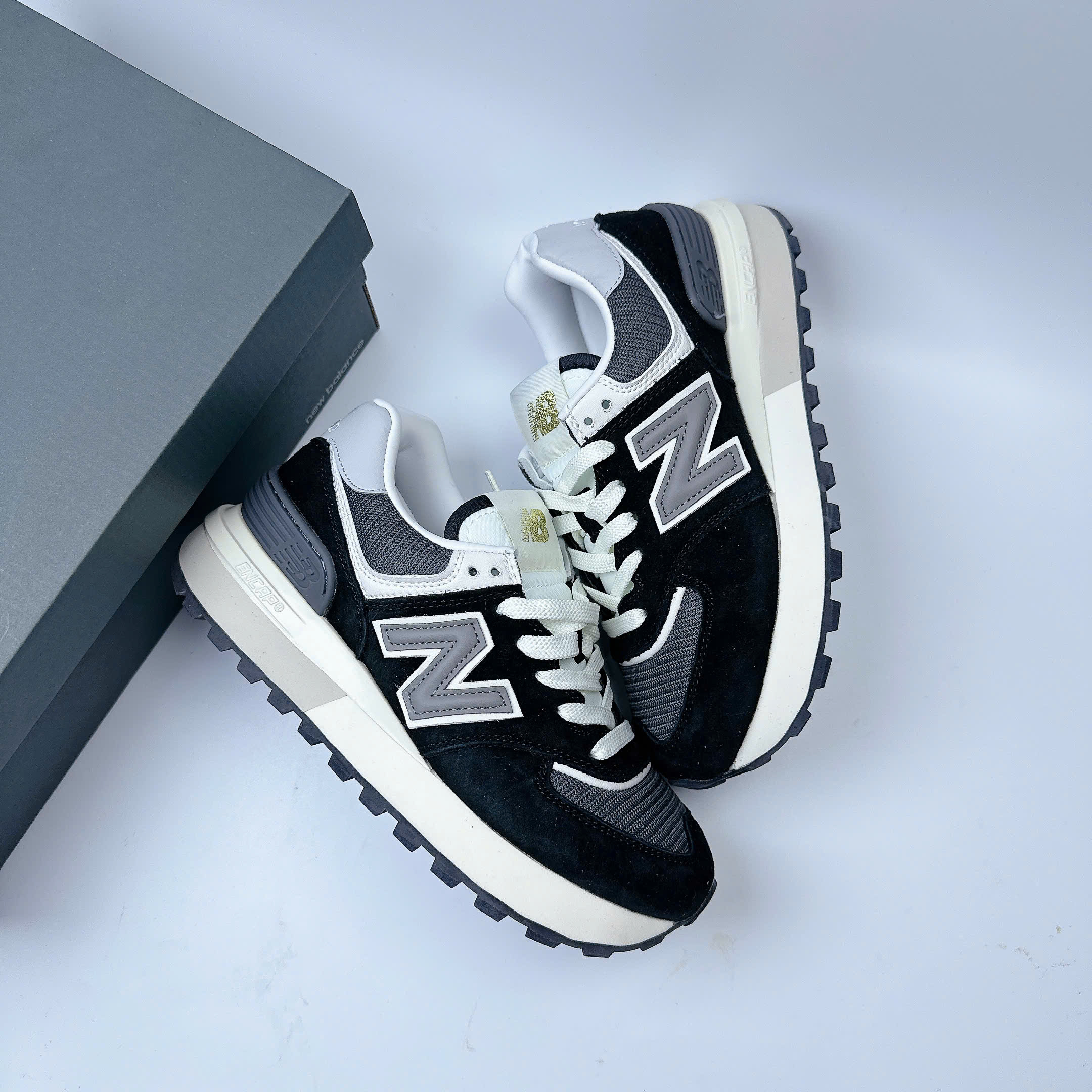 nb574 v2 đen
