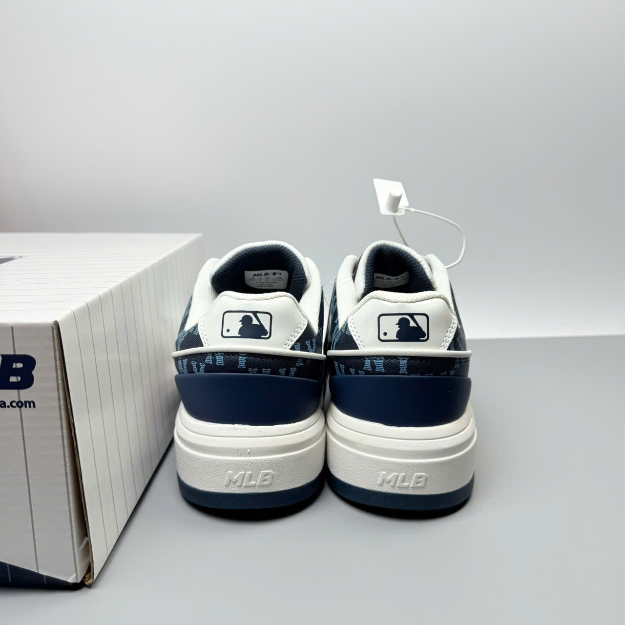 mlb liner xanh than dập nổi mới