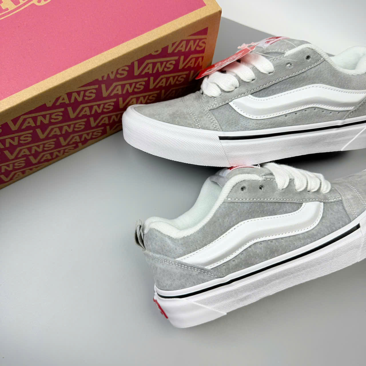 vans knu xám