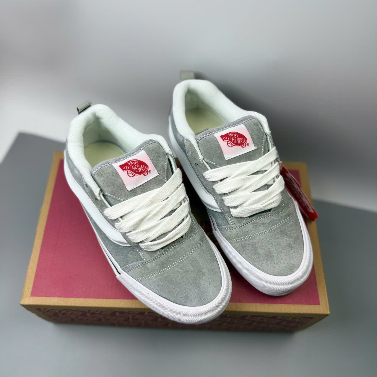 vans knu xám