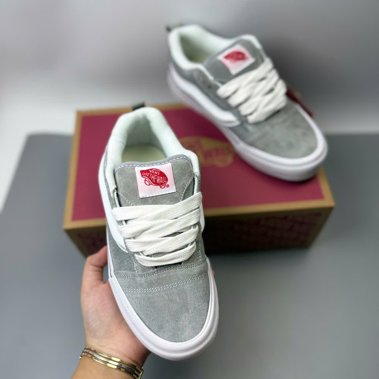 vans knu xám