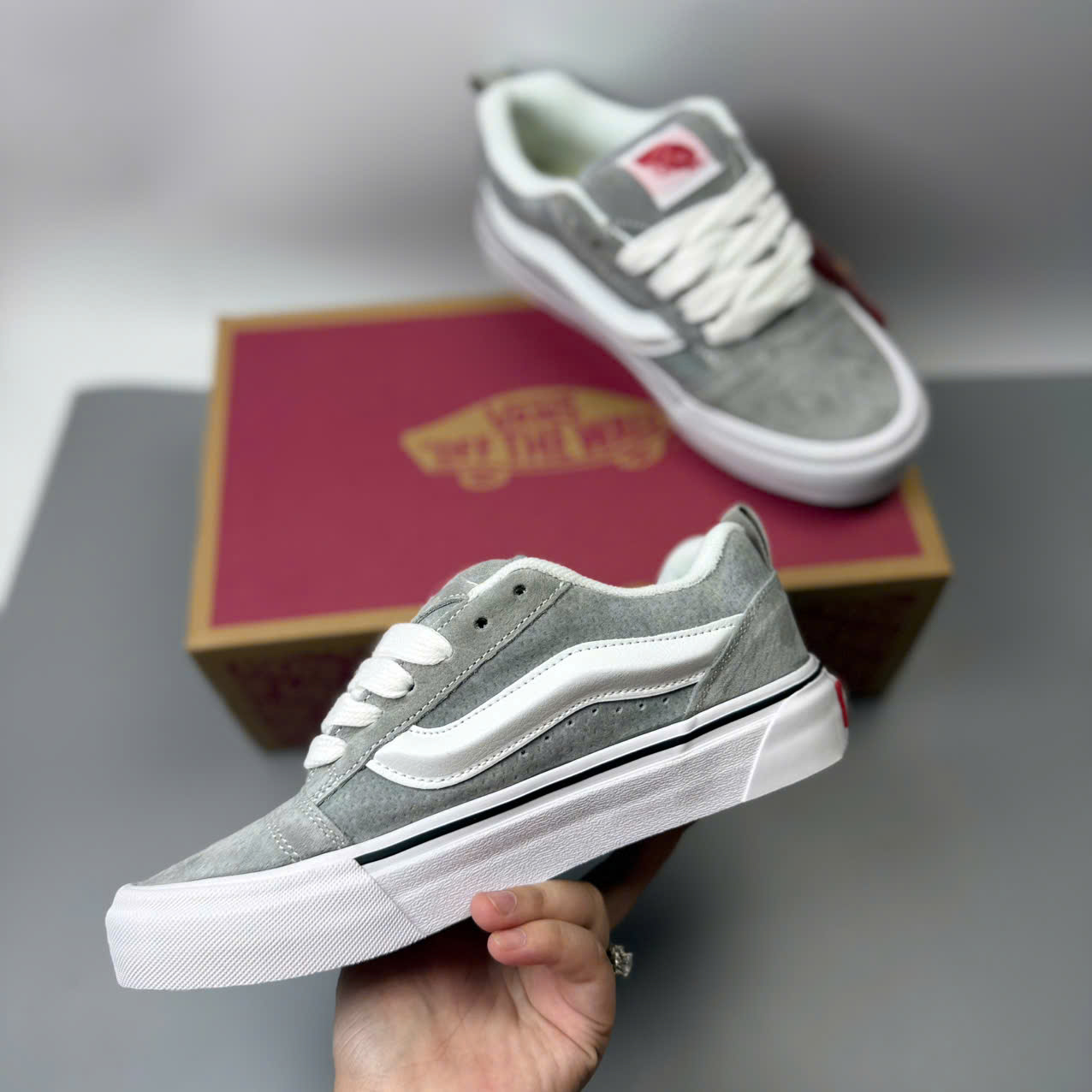 vans knu xám