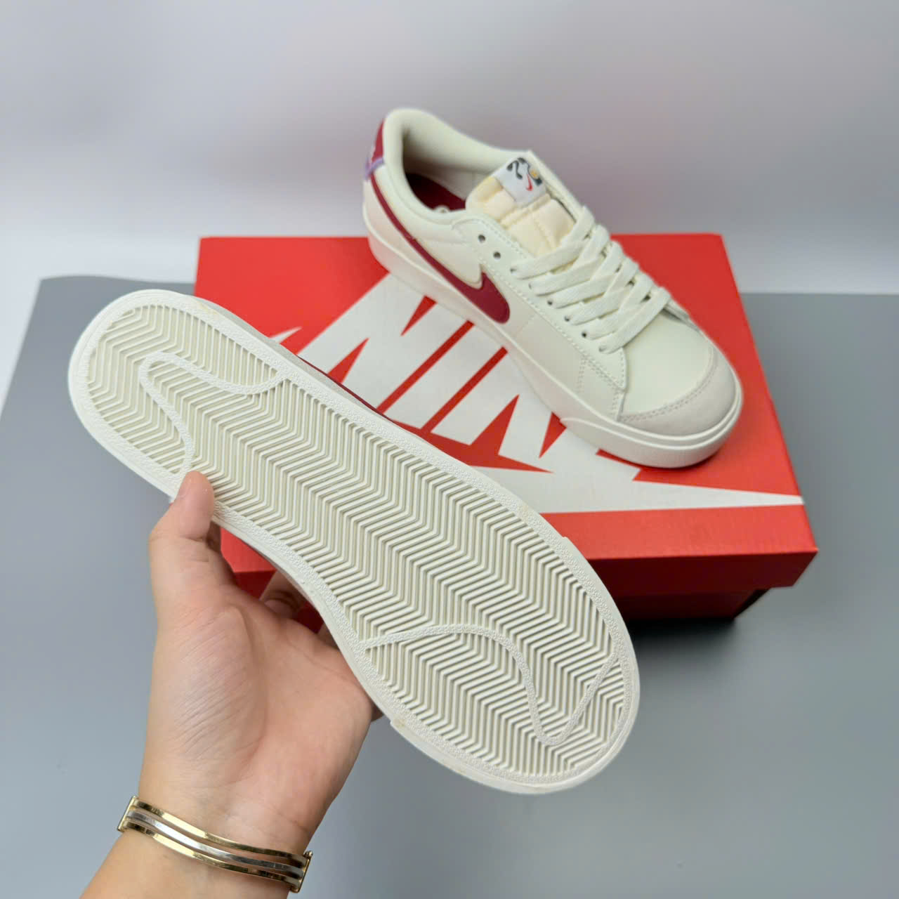 nike blz fitness red