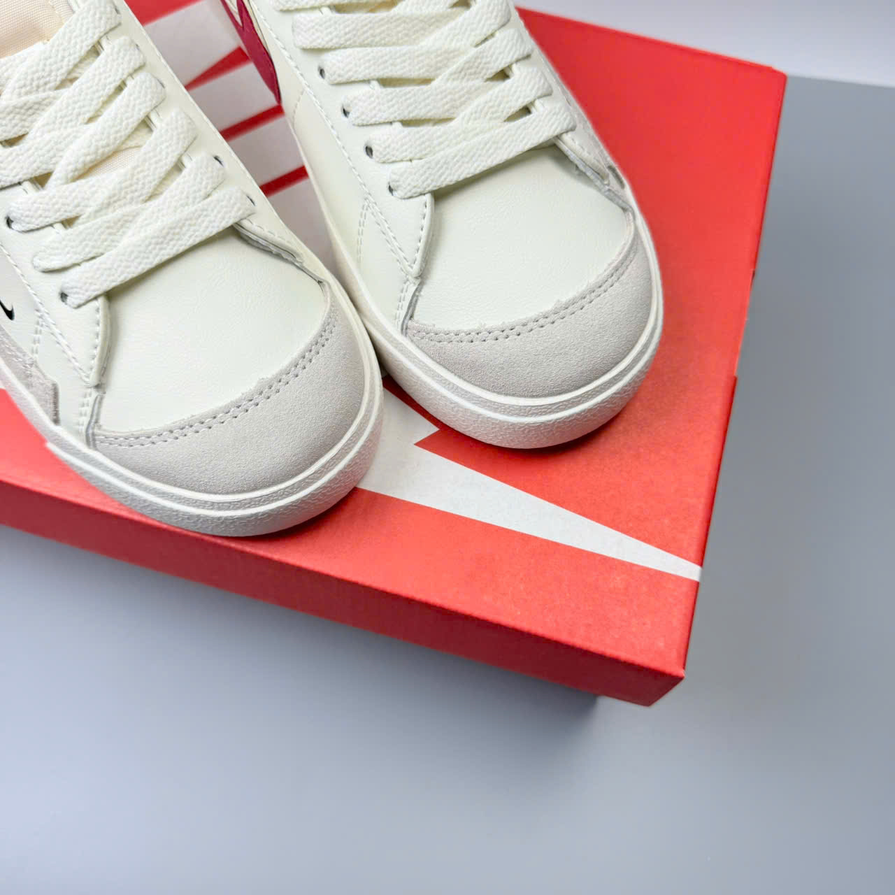 nike blz fitness red