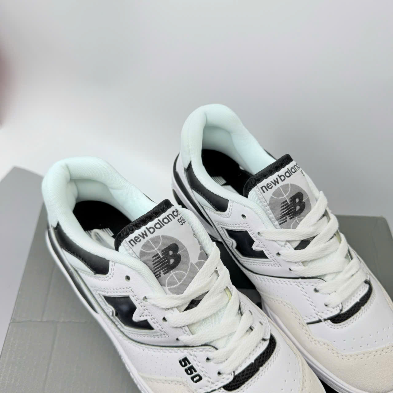 NB550 TRẮNG ĐEN
