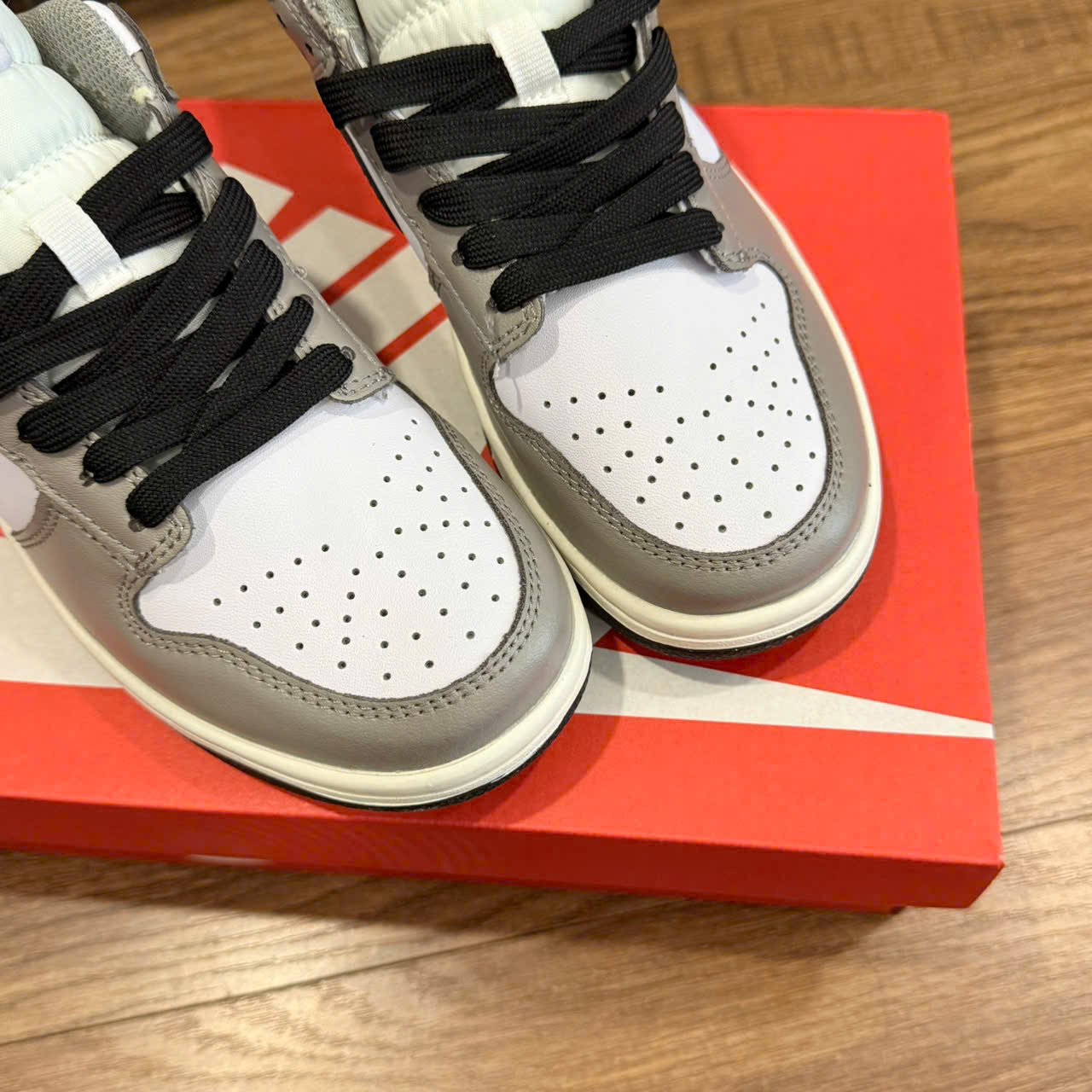 nike sb xám đen thấp