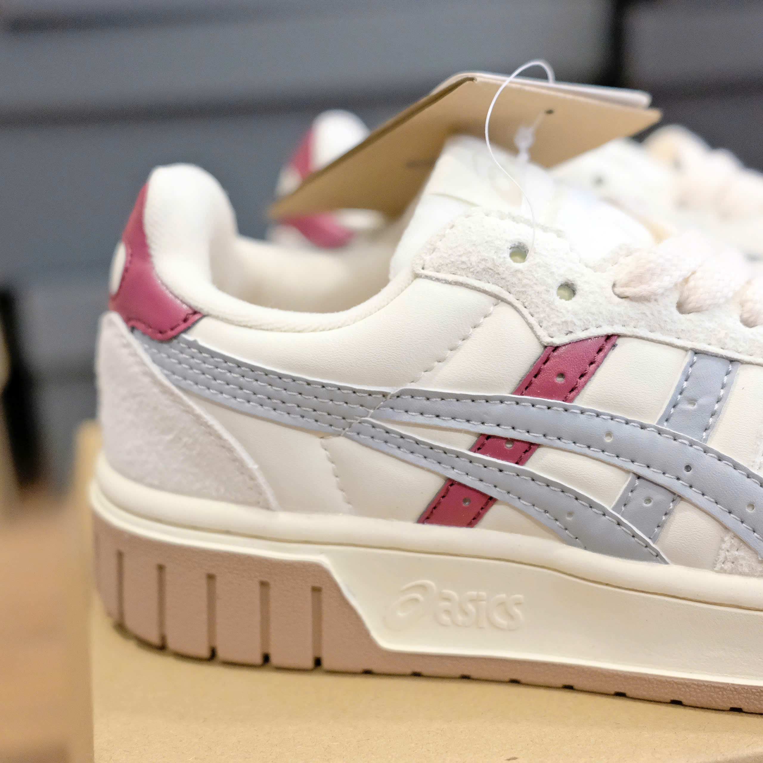 asic xám đỏ