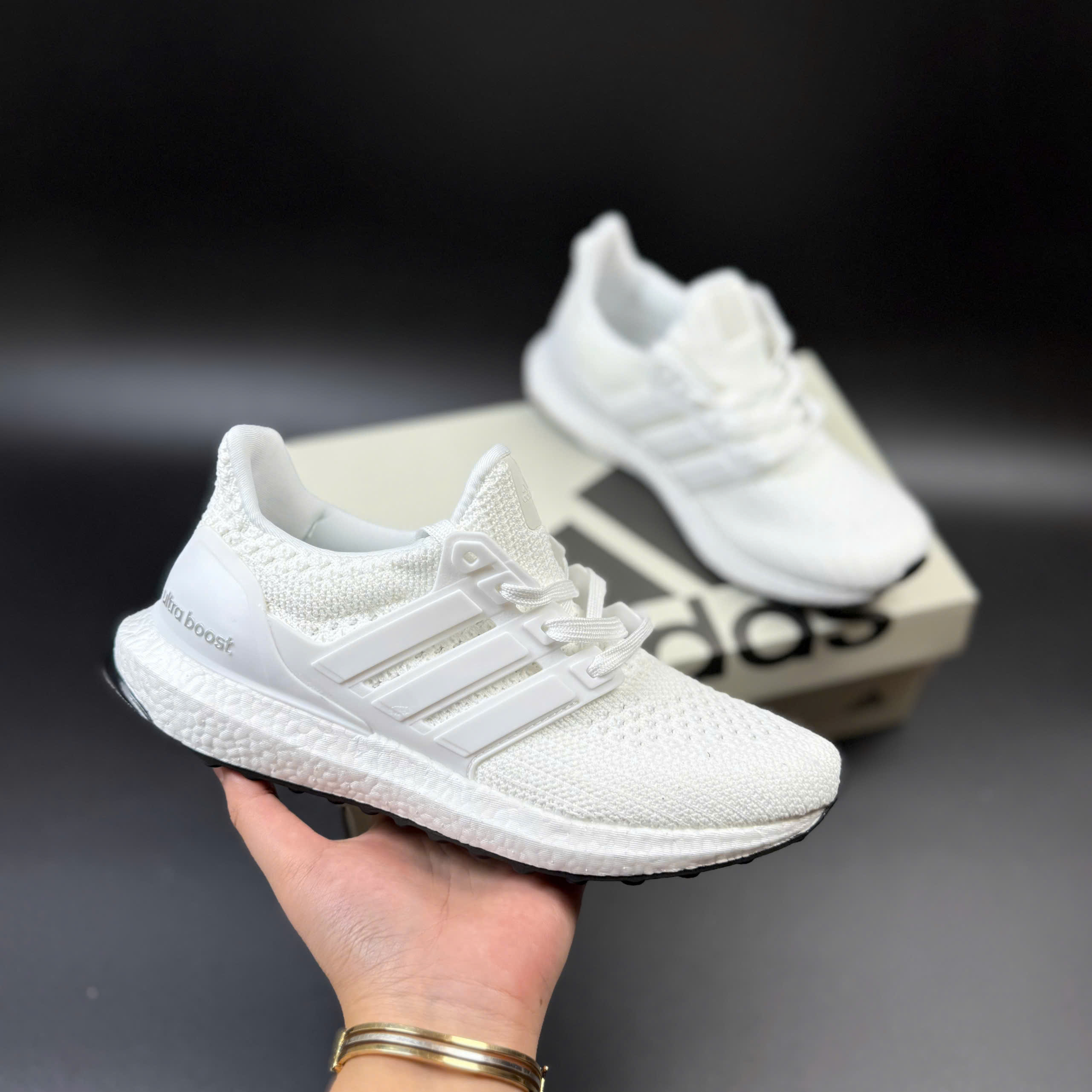 ub 4.0 trắng