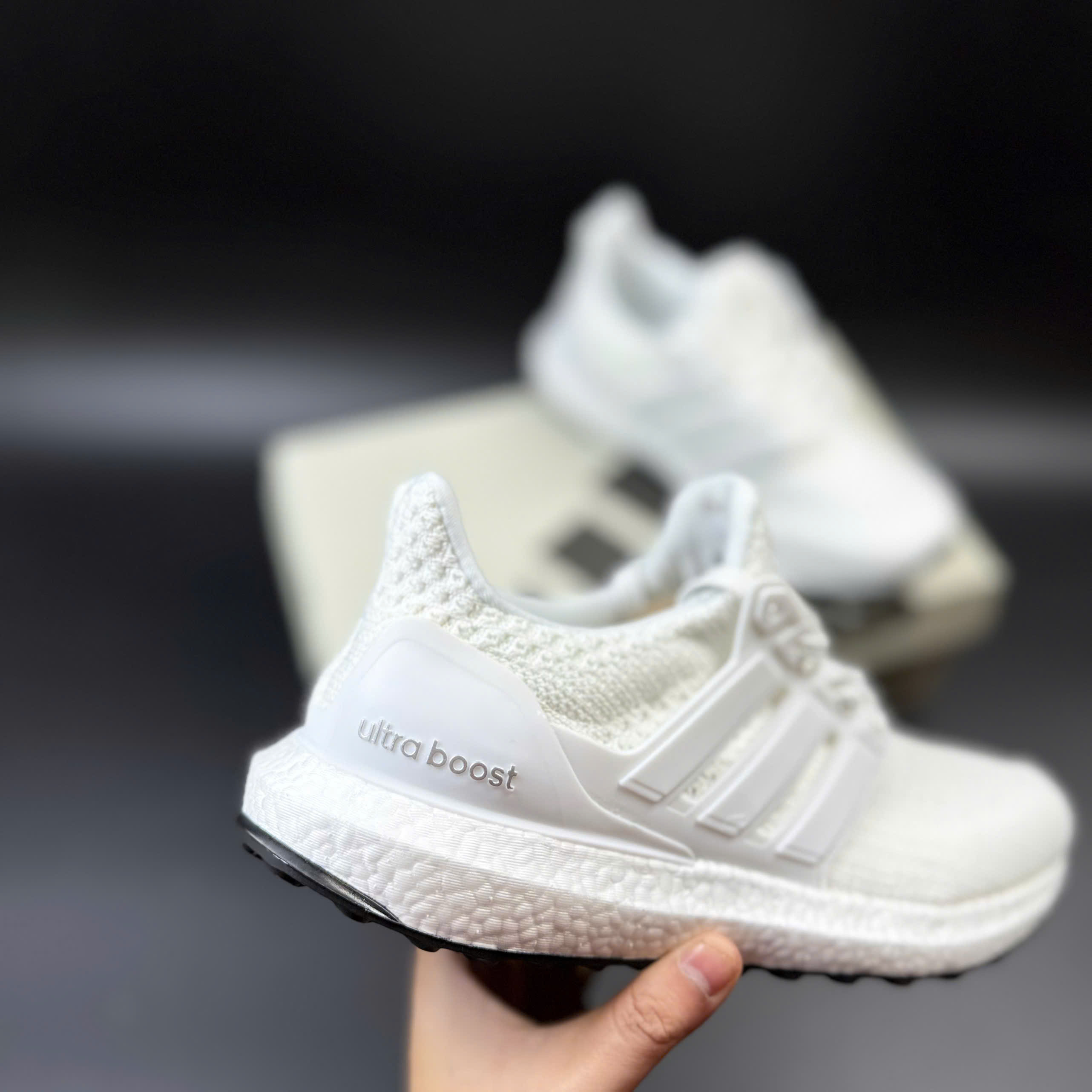 ub 4.0 trắng