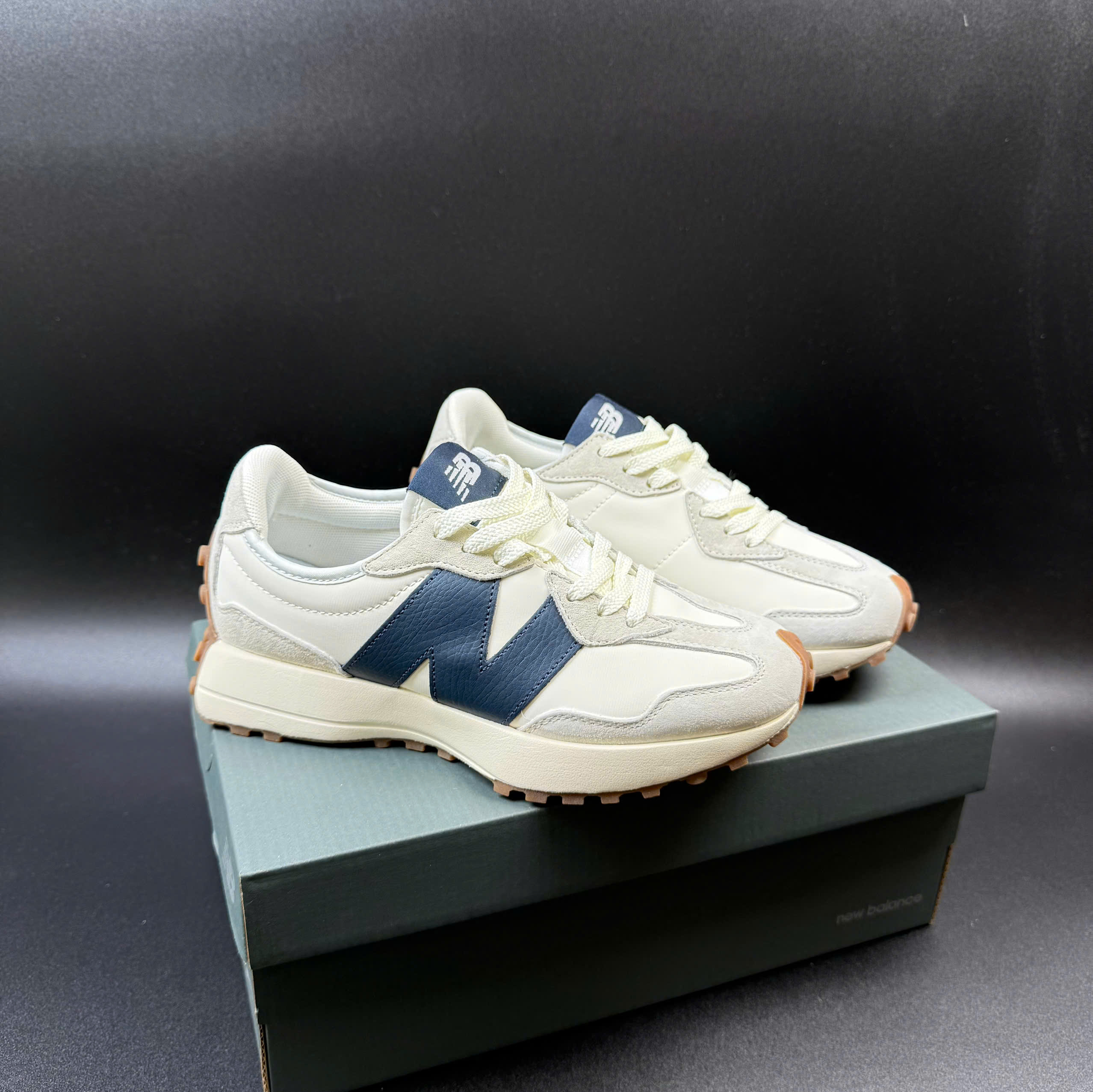 NB327 xanh than