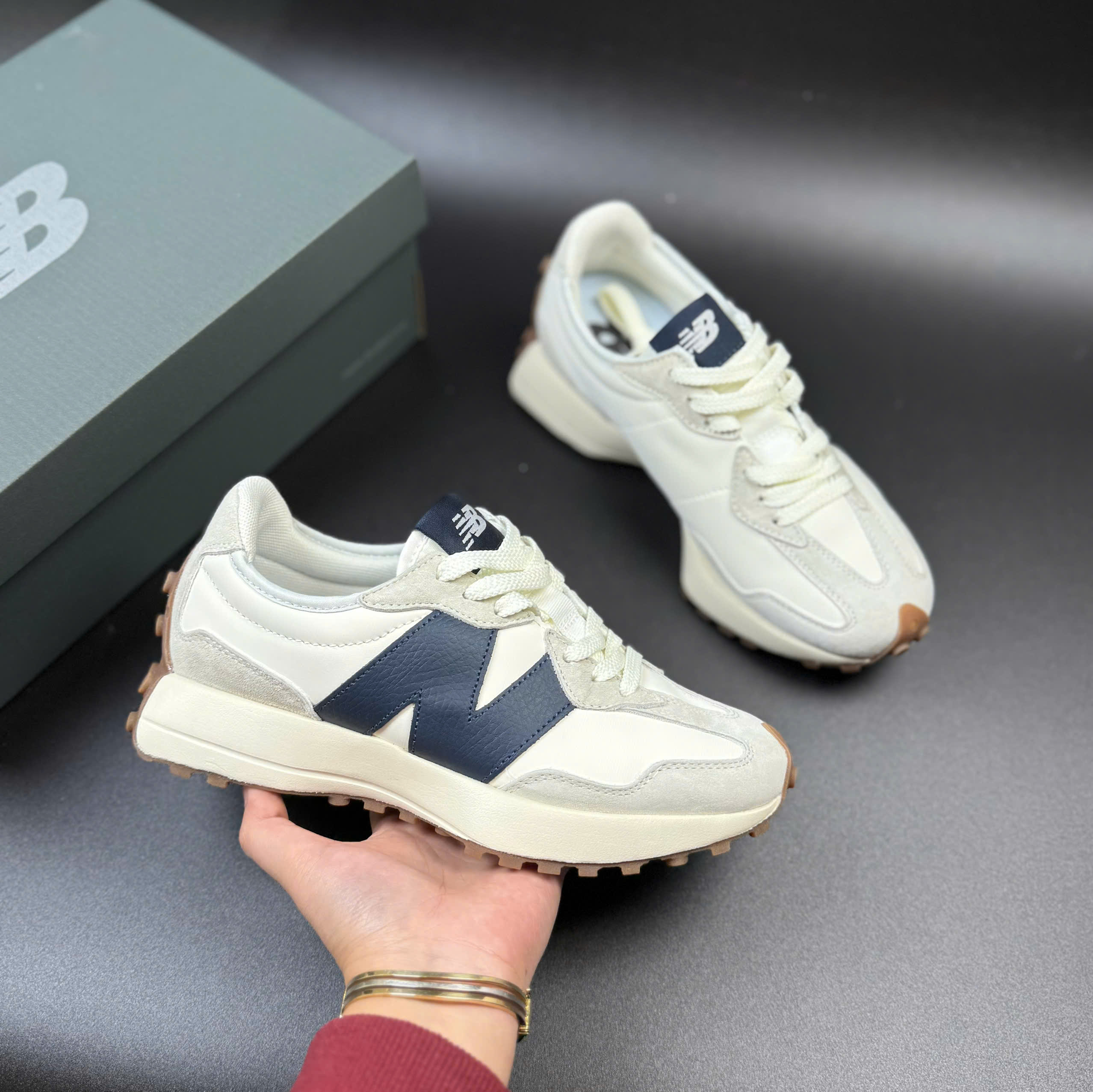 NB327 xanh than