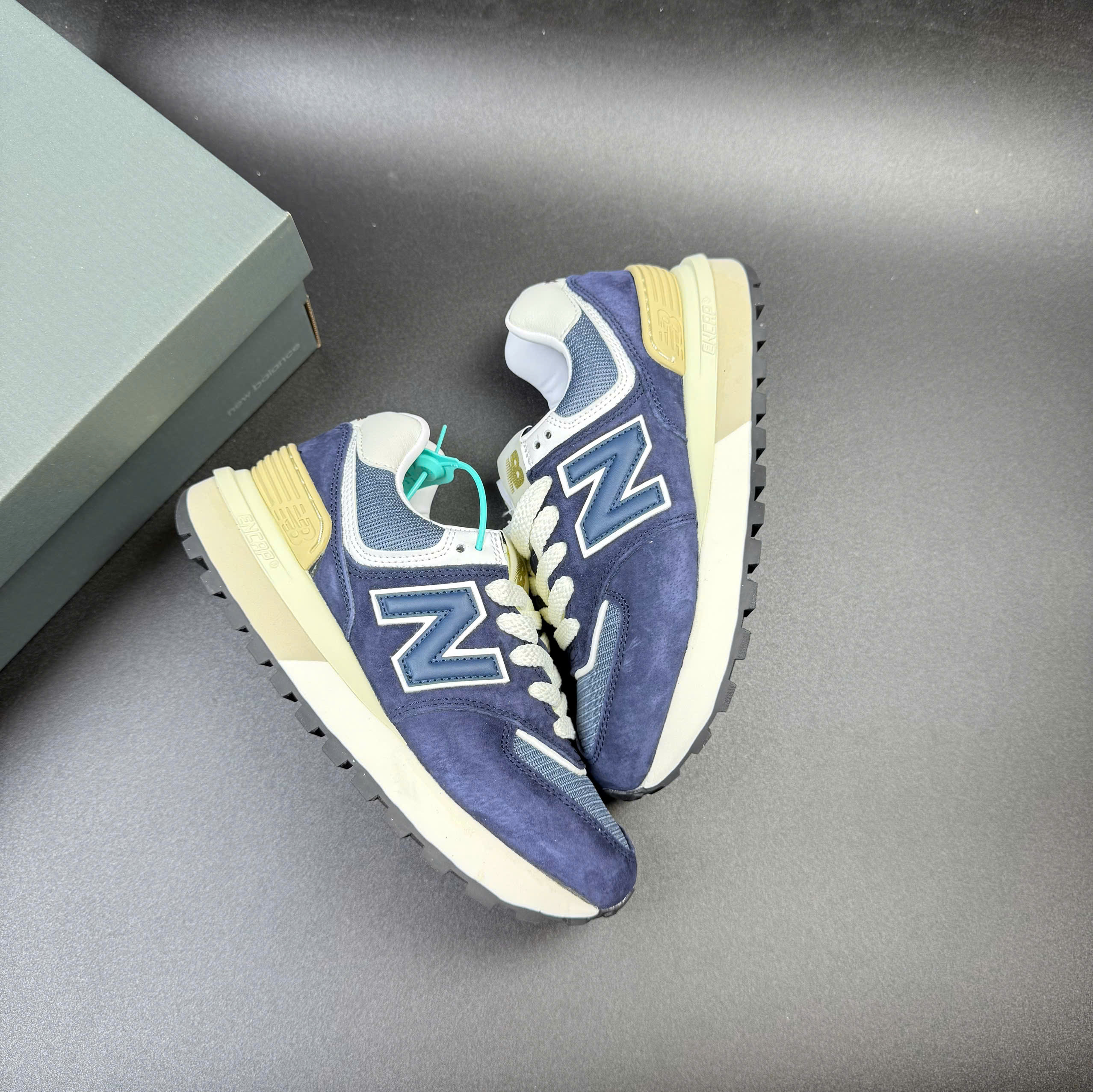 nb574 v2 navy