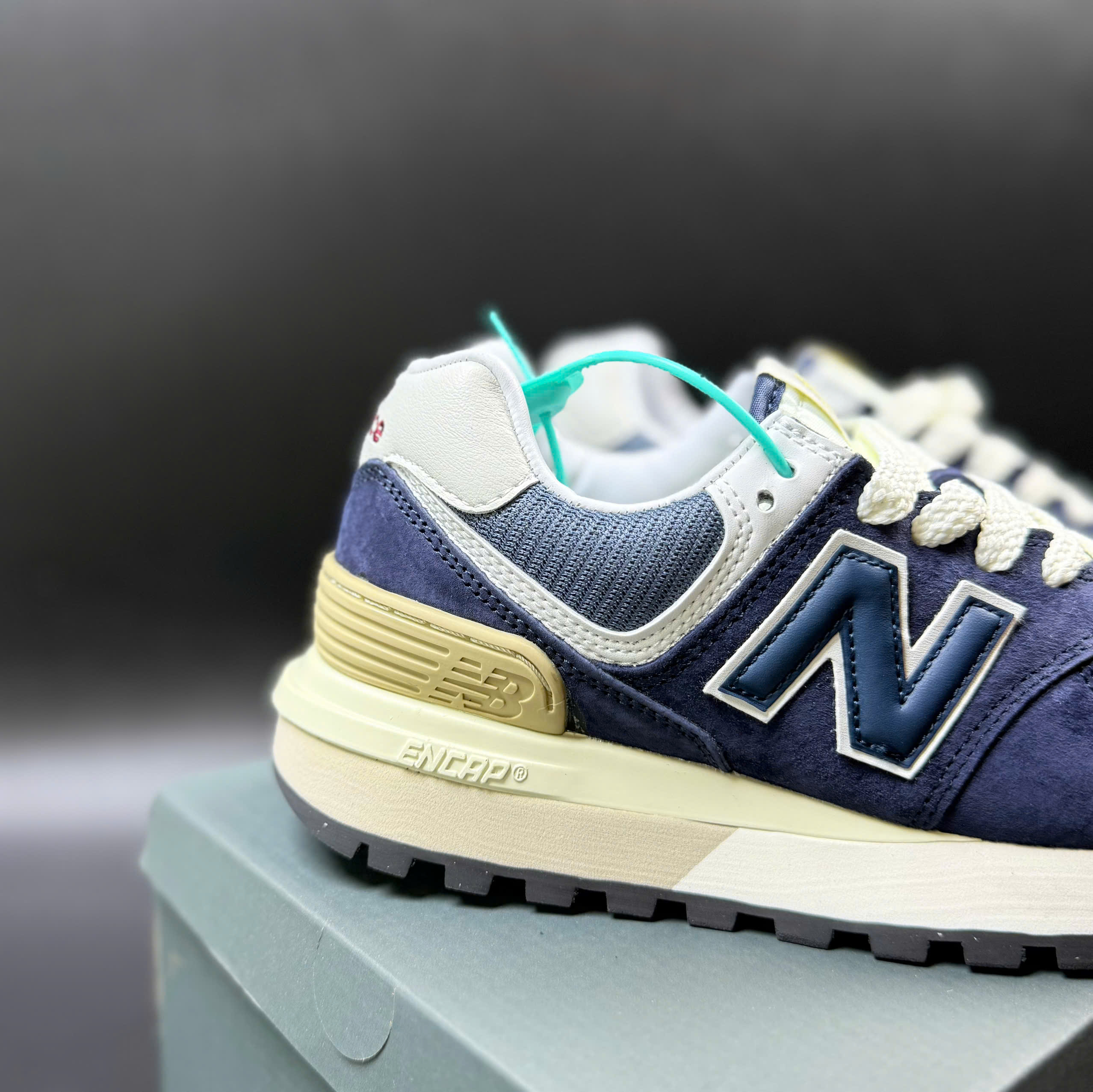 nb574 v2 navy