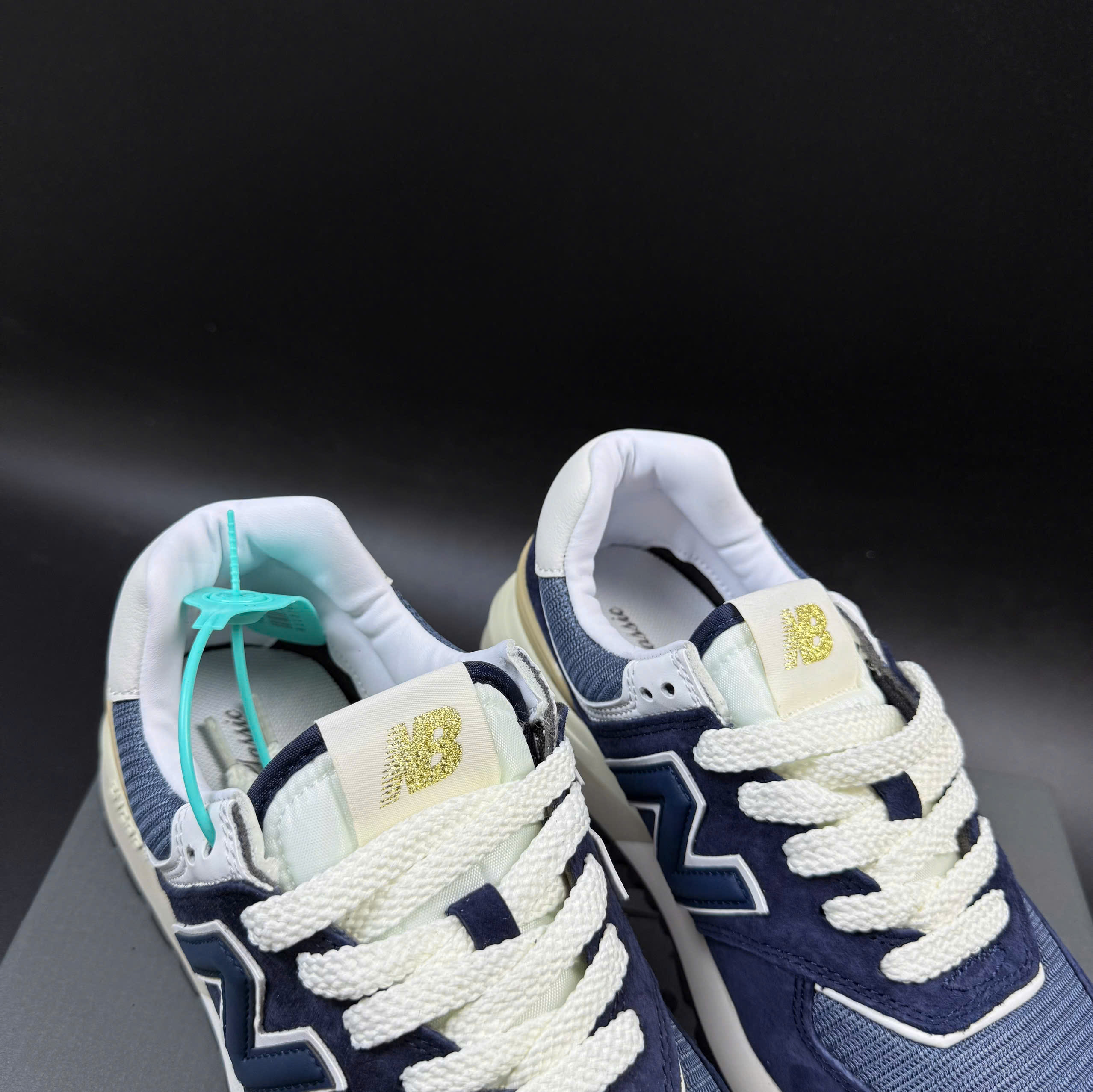 nb574 v2 navy