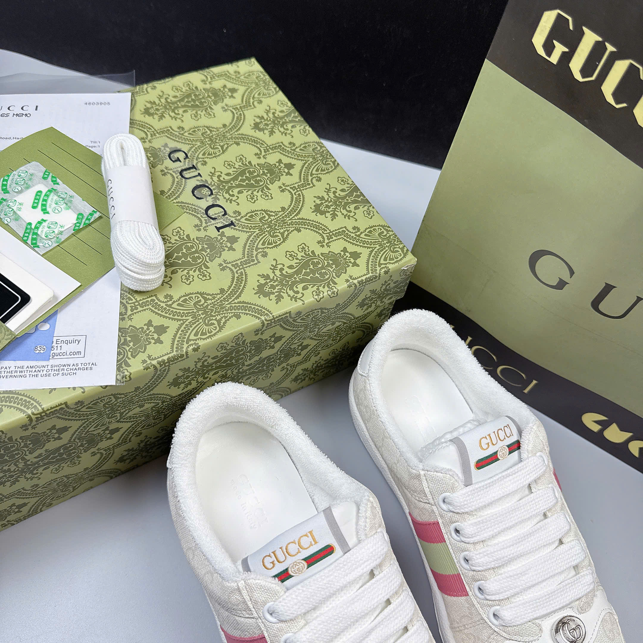 Gucci screener trắng