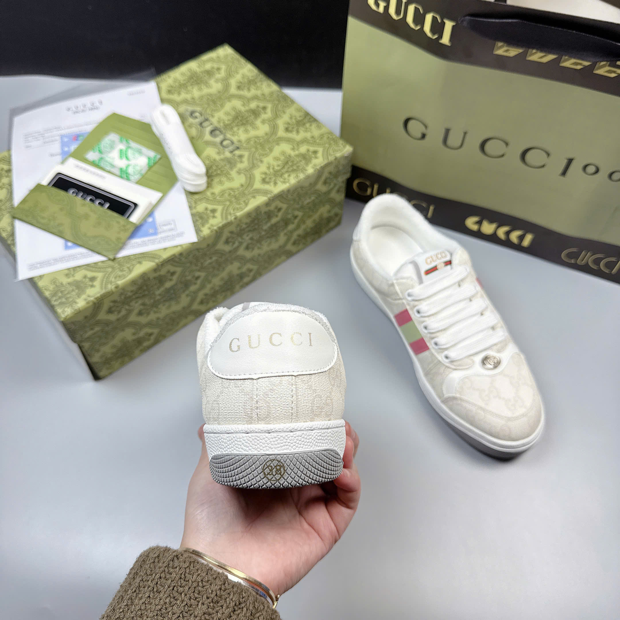 Gucci screener trắng