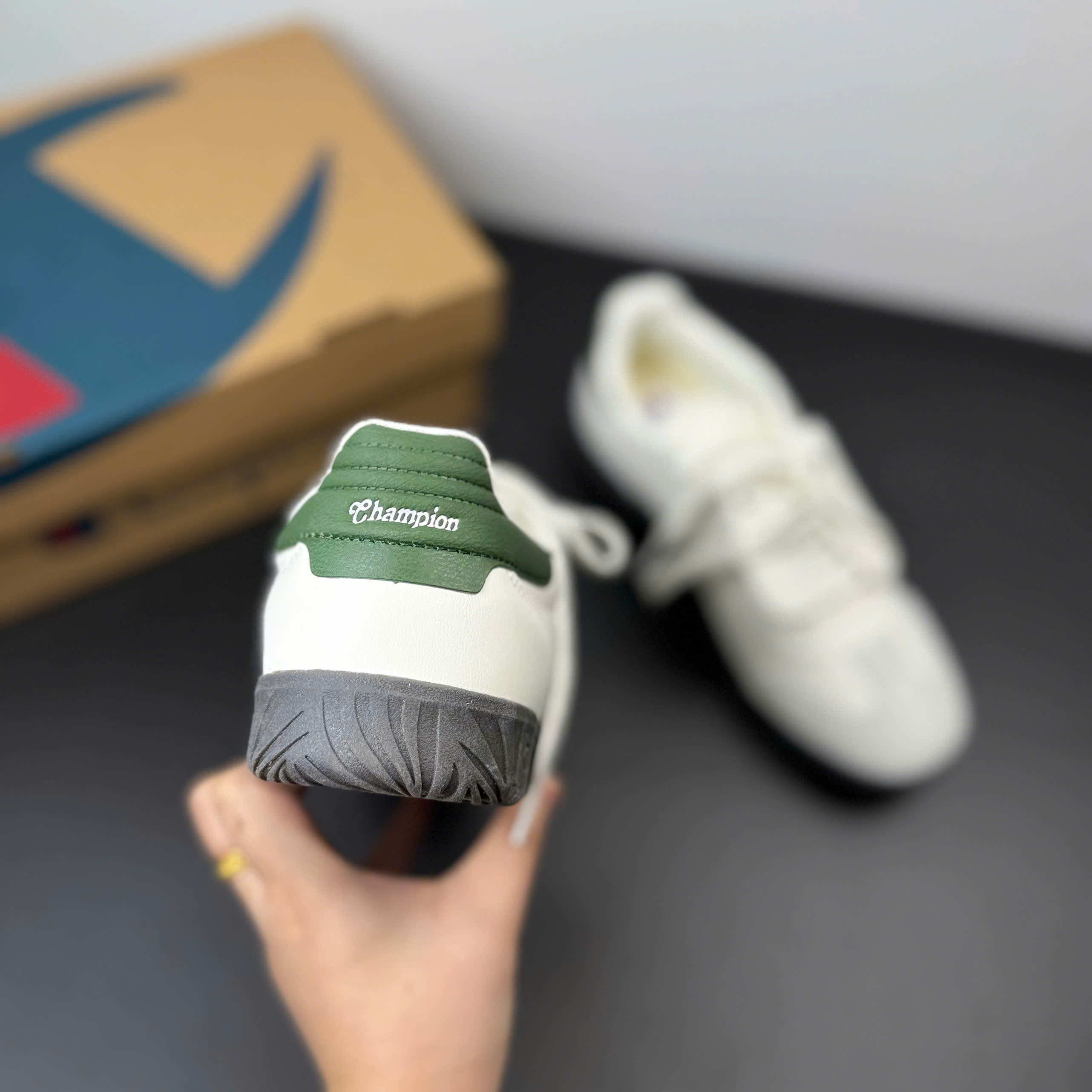 champion xanh lá