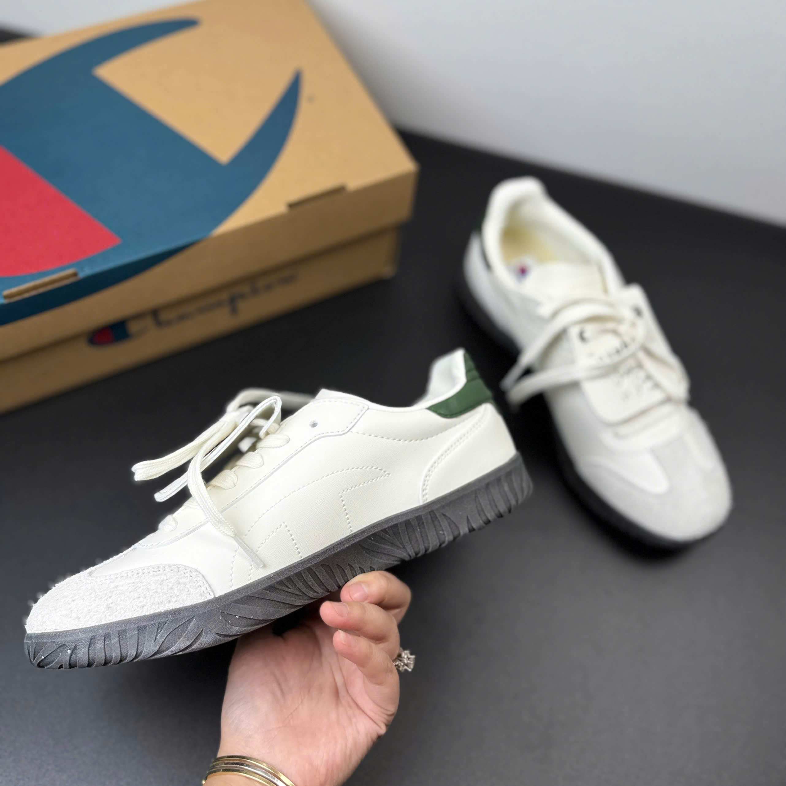 champion xanh lá