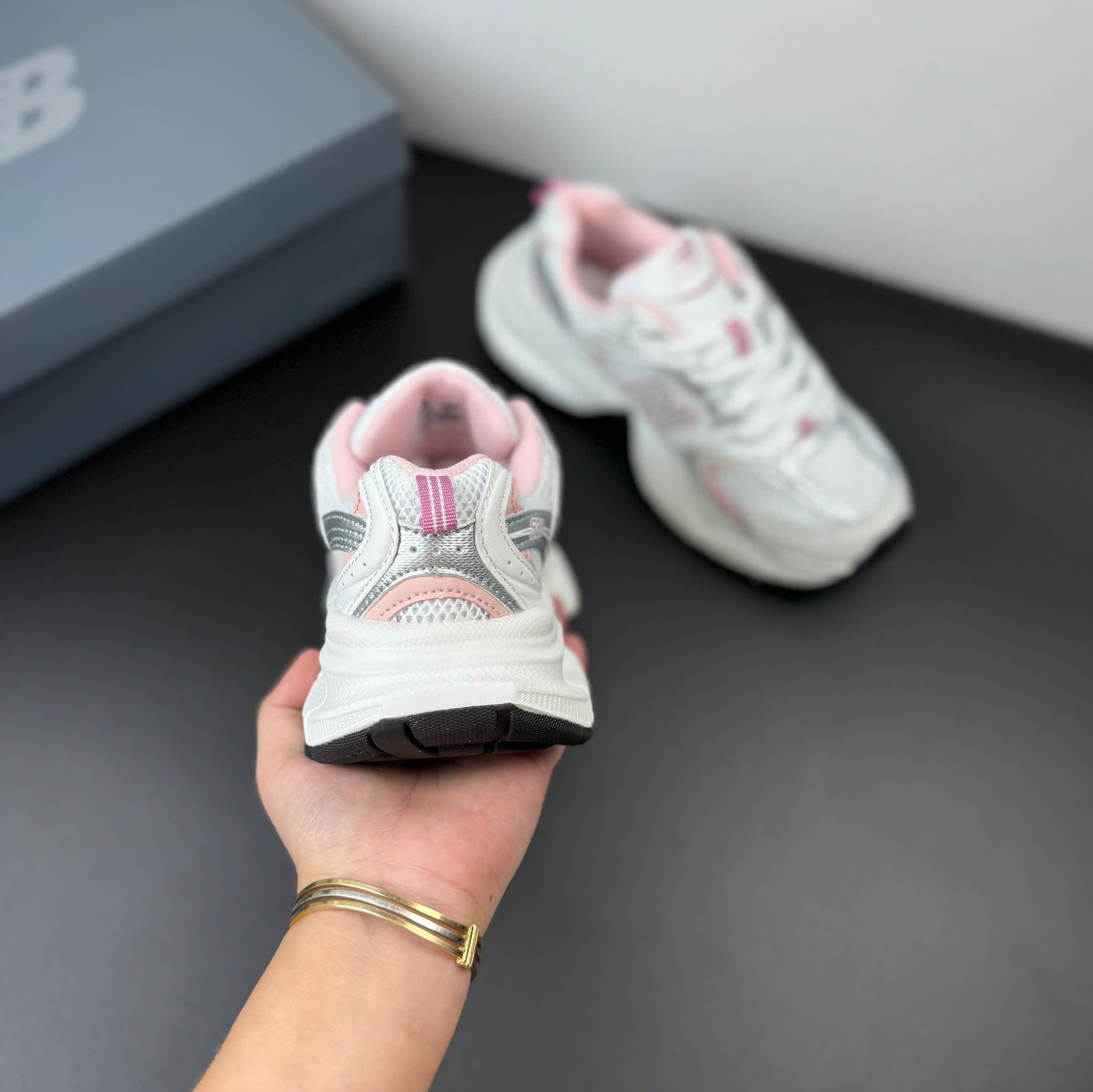 nb530 v2 hồng
